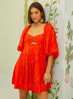 Vestido Corto Manga Abullonada con Apertura