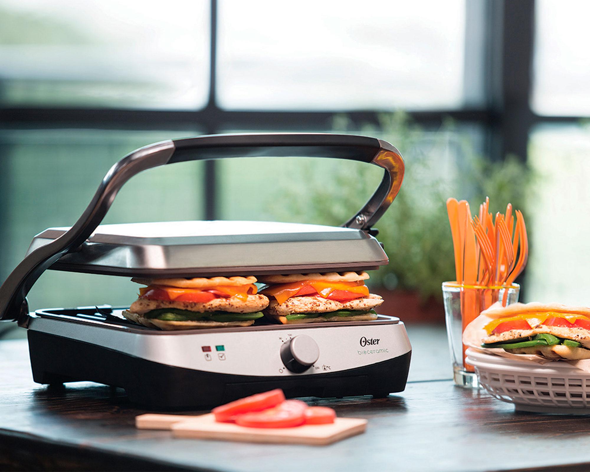 Parrilla sandwichera 1500W CKSTPA4881052 inox Oster-4
