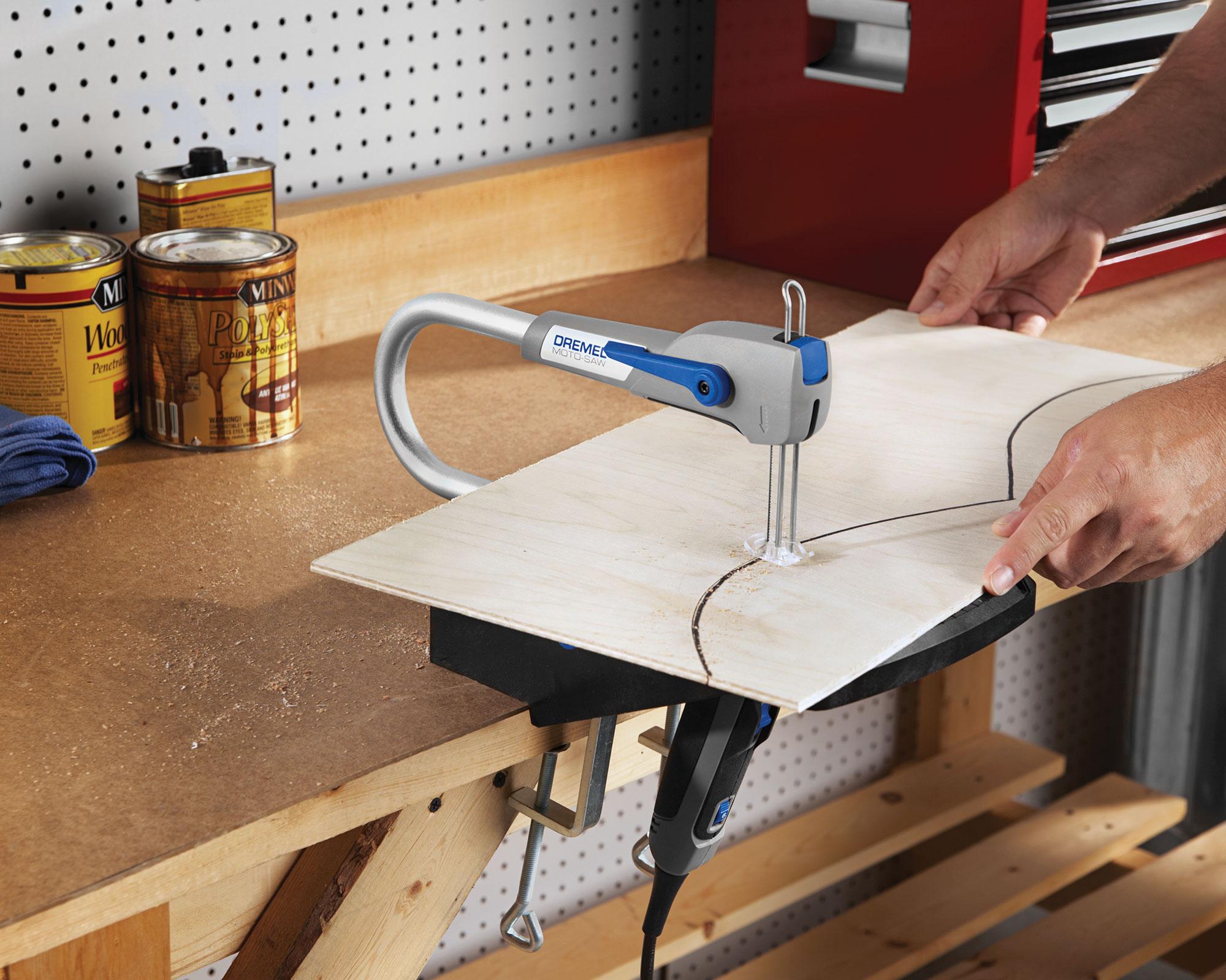 Sierra caladora de banco 70W Moto-Saw + 10 accesorios Dremel-8