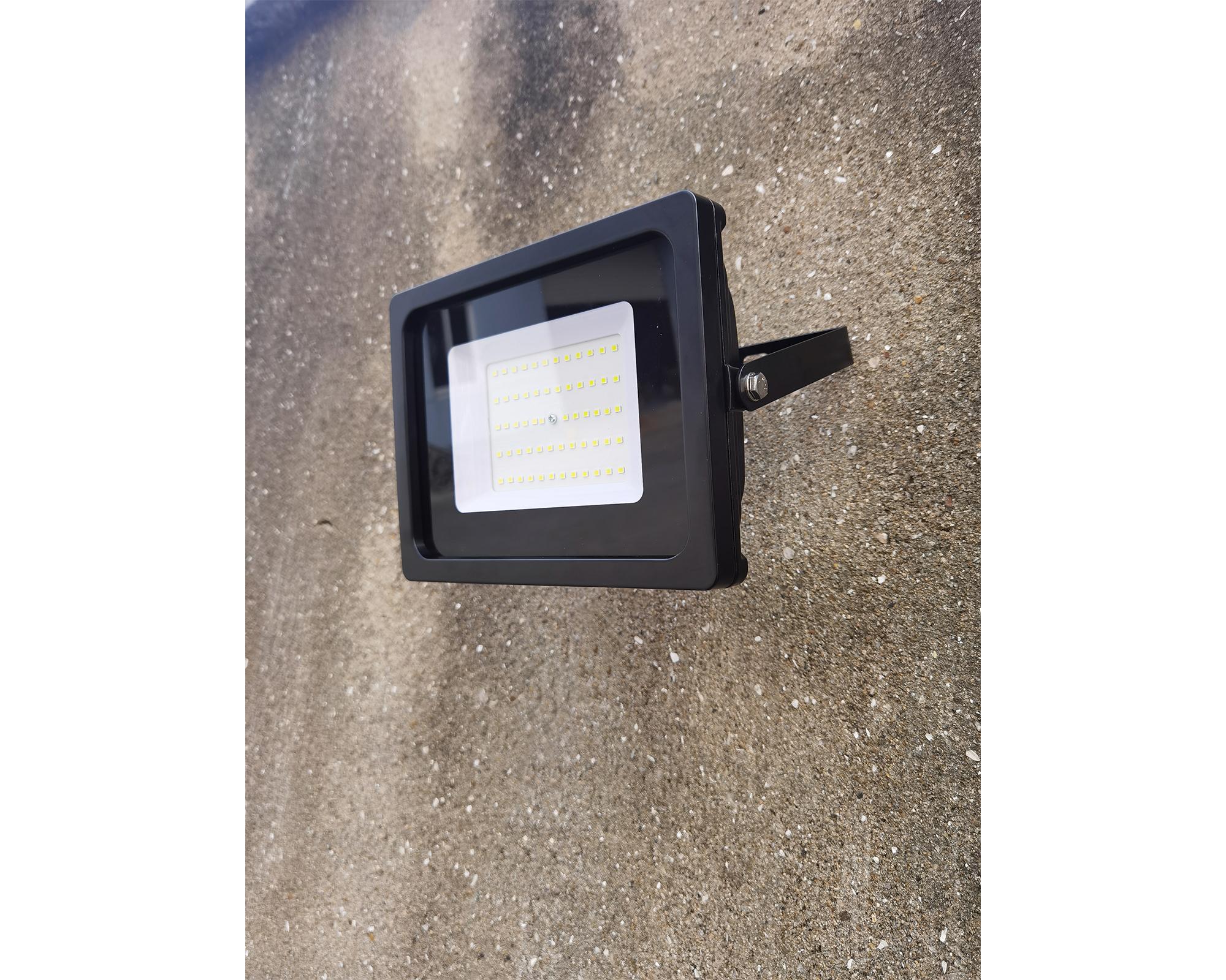 Reflector LED 1  Luz Cálida 50W-3