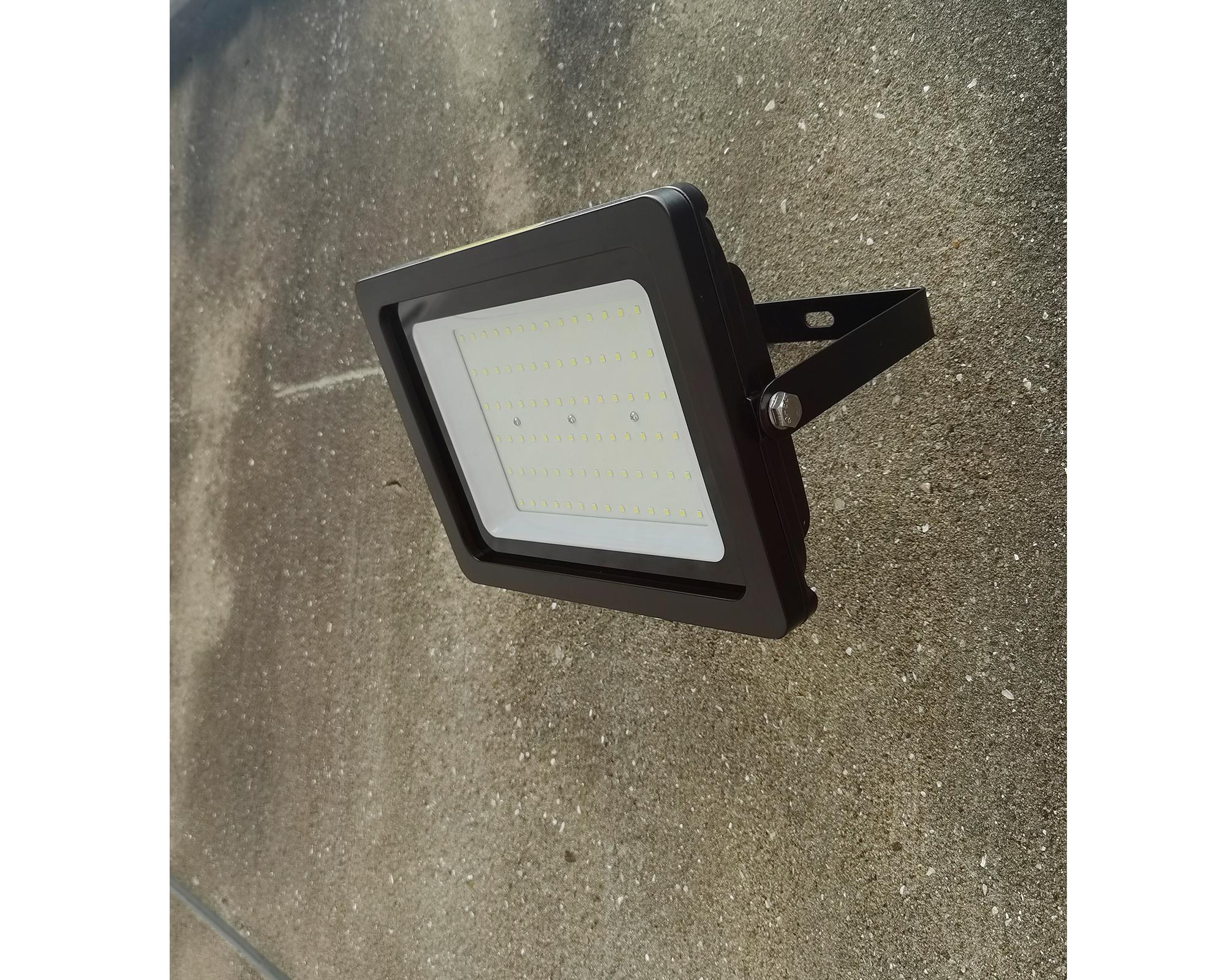 Reflector Led 70W plano negro-2