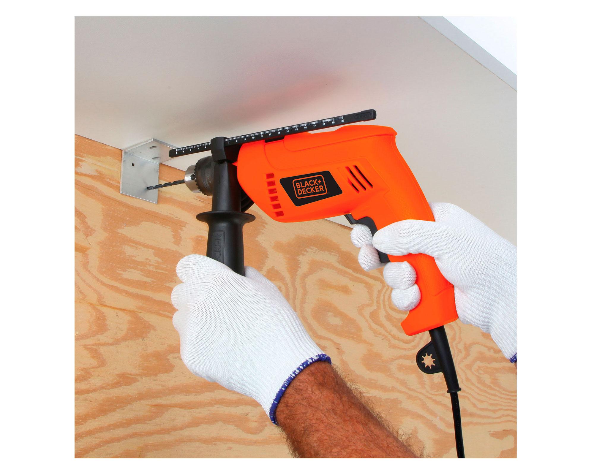 Sierra circular 1400W + lijadora orbital 200W + taladro percutor 550W Black+Decker-14