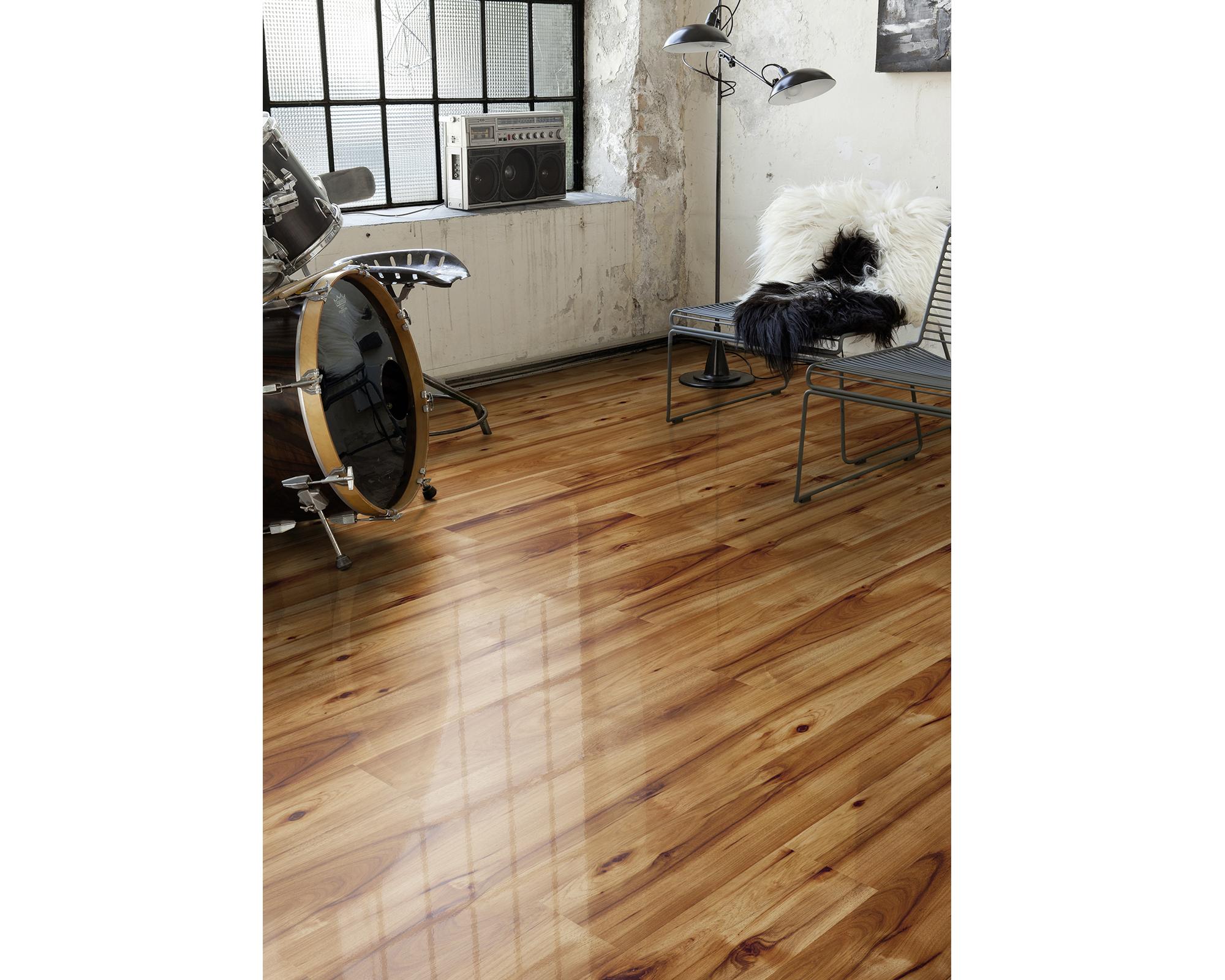 Piso flotante Easy Touch hickory bravo 8 mm 2.20 m2-2