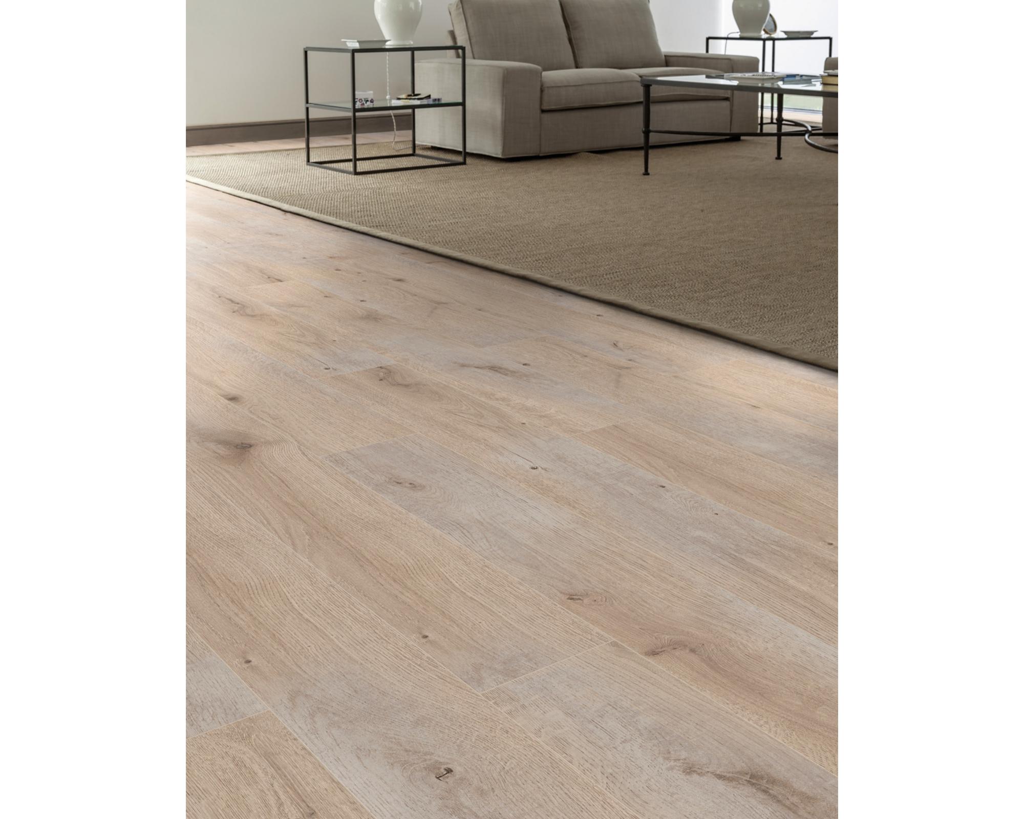 Piso flotante Classic Touch oak oxid flair 8 mm 2.40 m2-3