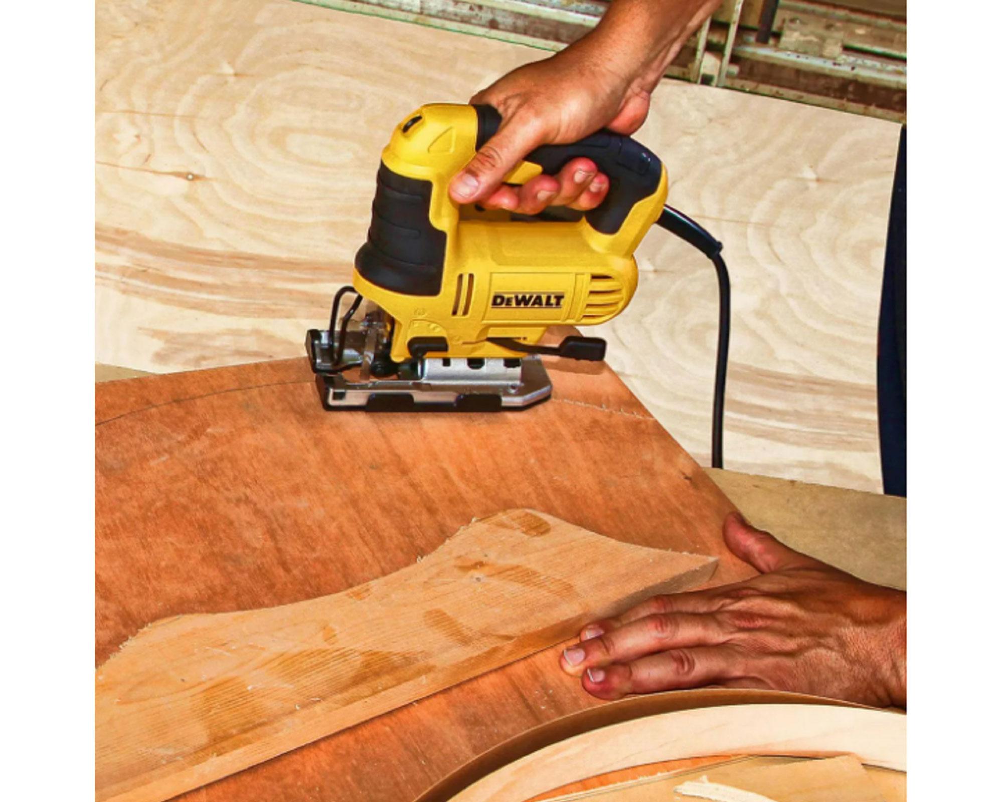 Sierra Caladora 650W DWE300 Dewalt-3