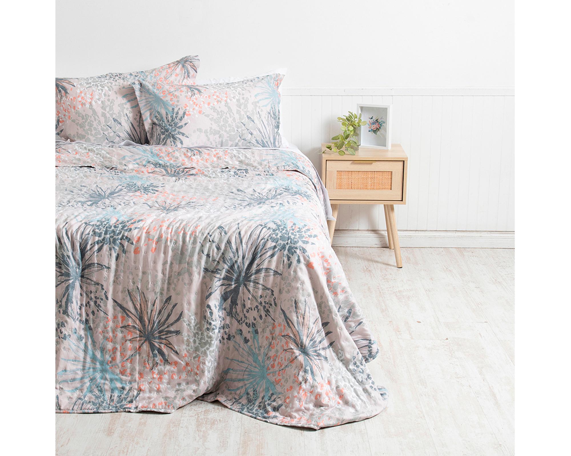 Quilt + sábanas 2 plazas Palmas-1