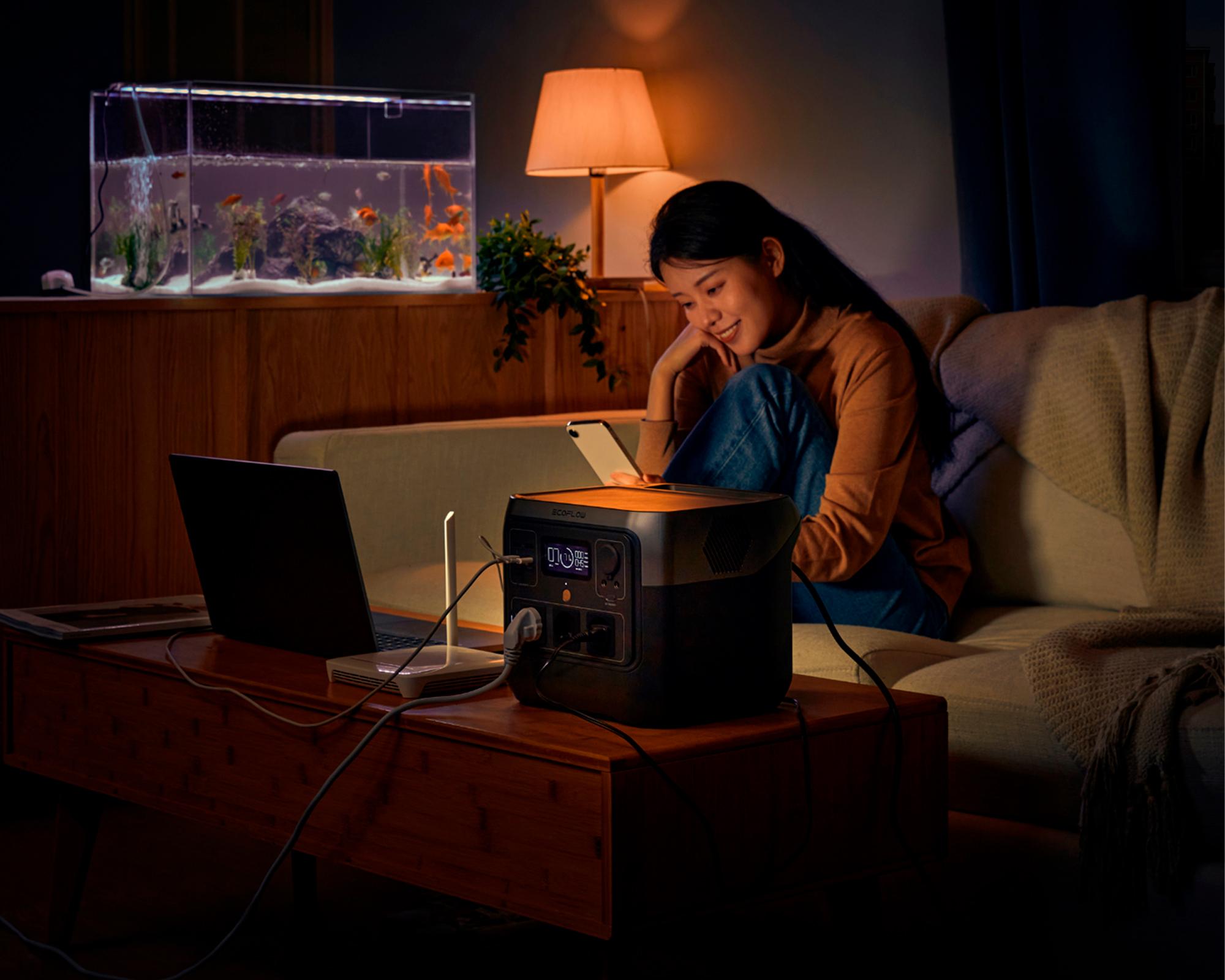 Estación de energía portátil River 2 Pro 800W 768WH-4