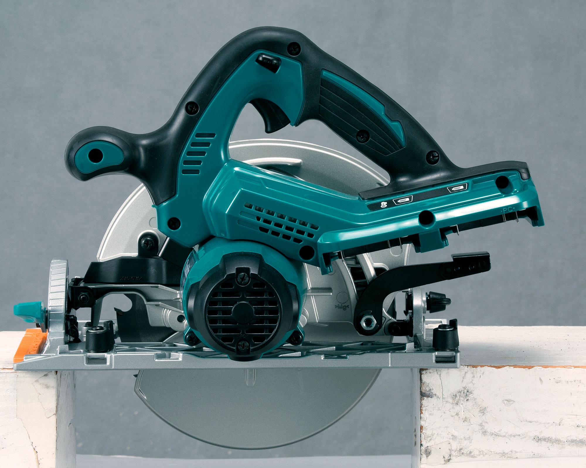 Sierra circular inalámbrica 7 1/4" 18V DHS710Z-2