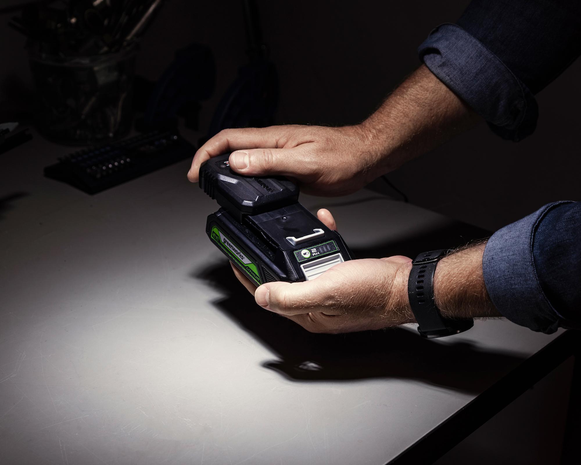 Cargador de batería 2 Ah-1