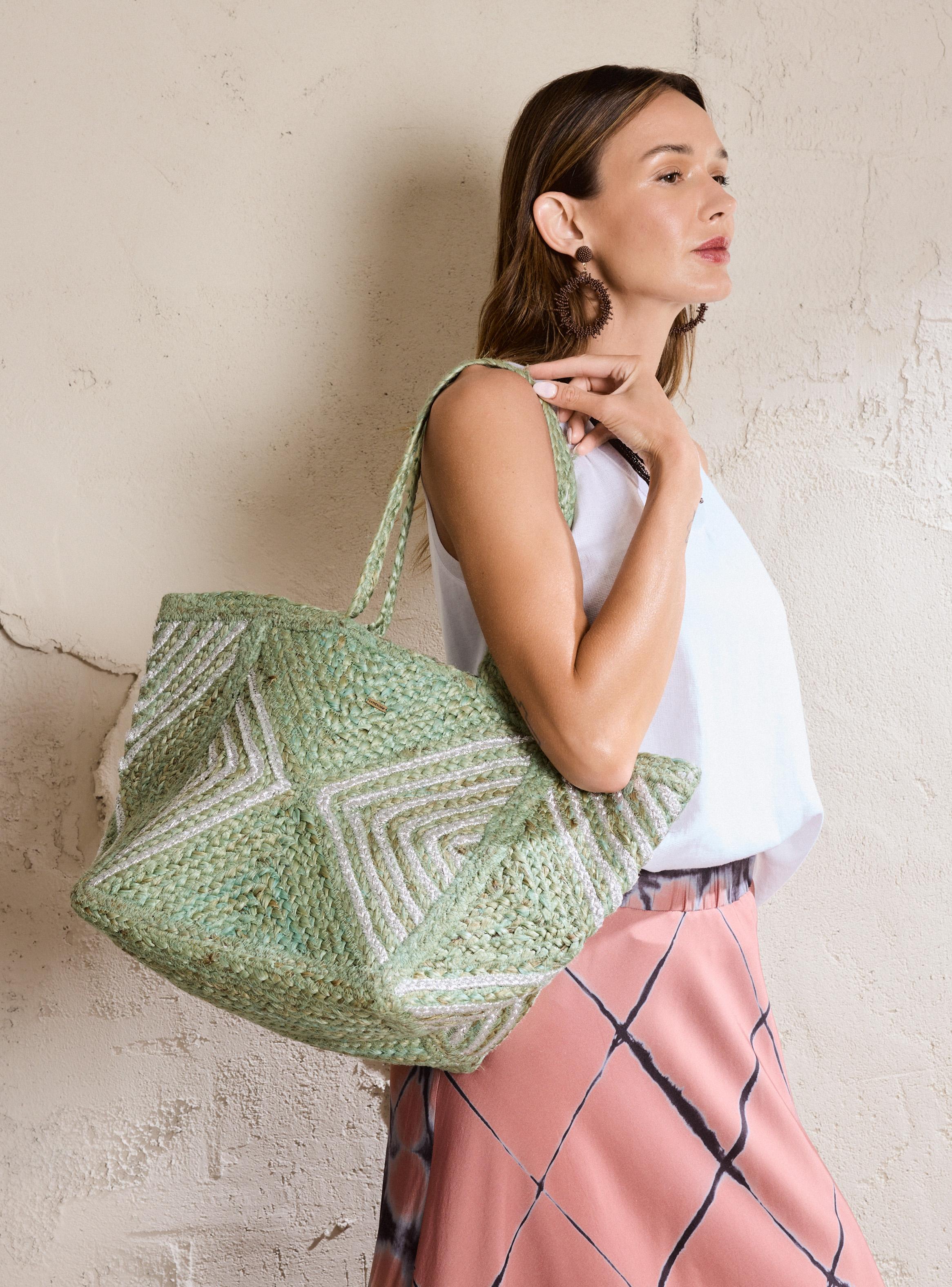 Cartera Raffia con Detalles Silver-0