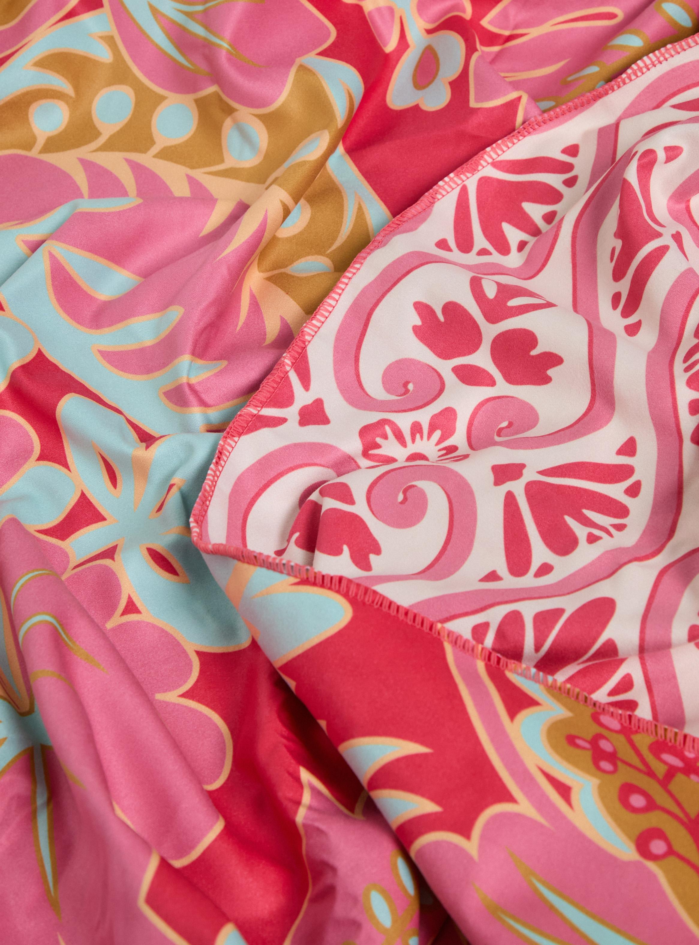 Pareo con Estampado Reversible de Microfibra-3