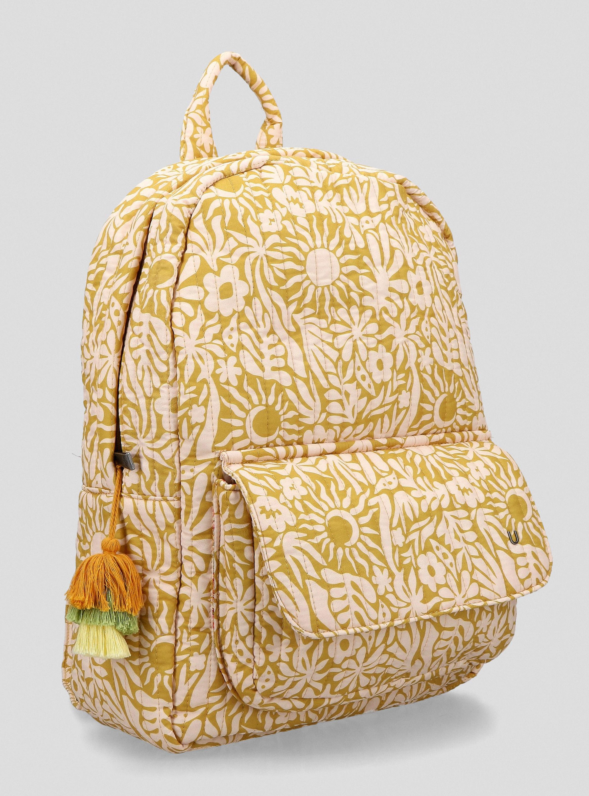 Mochila Acolchada Full Estampada con Aplicación Pompón-3