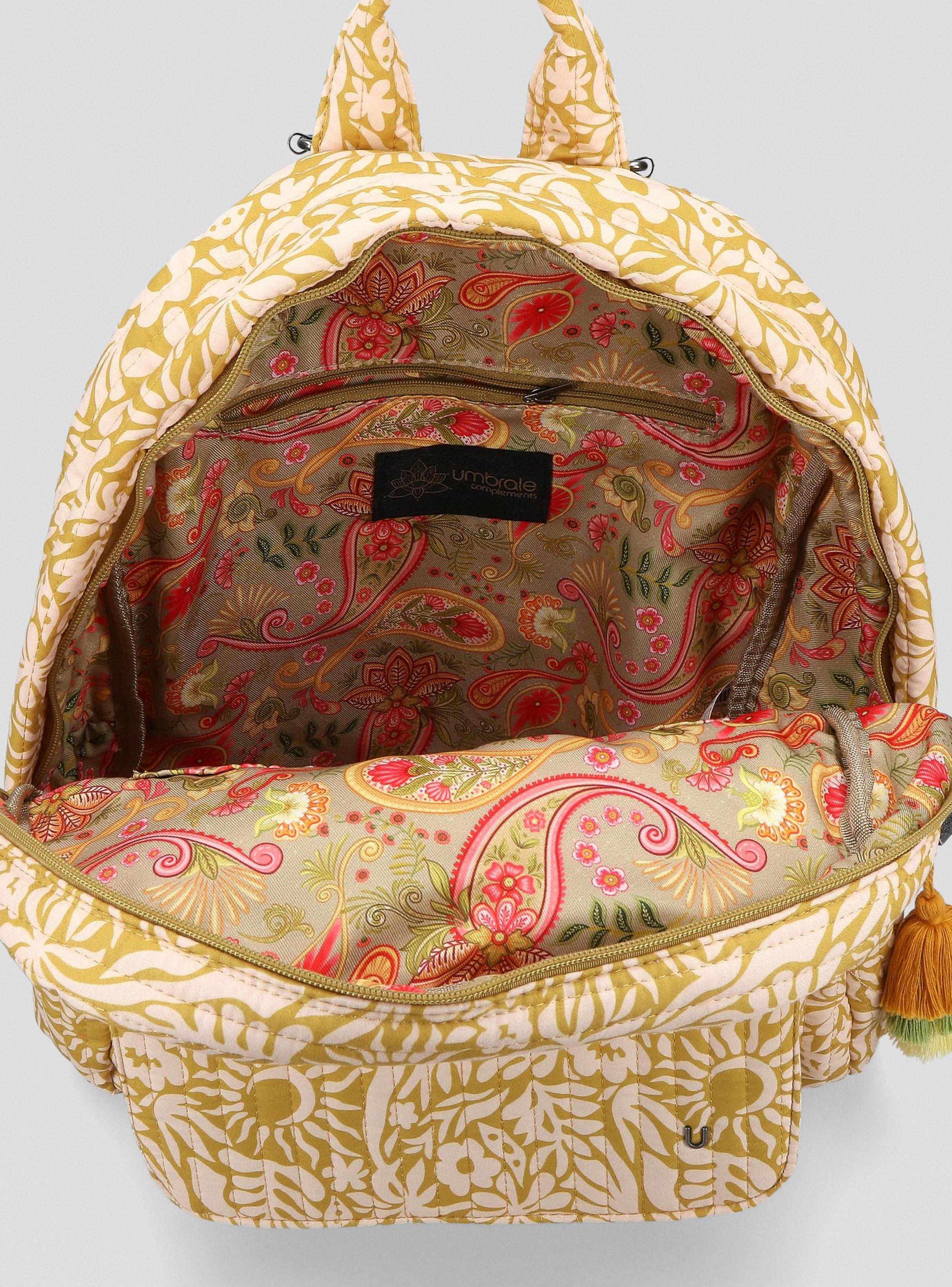 Mochila Acolchada Full Estampada con Aplicación Pompón-5