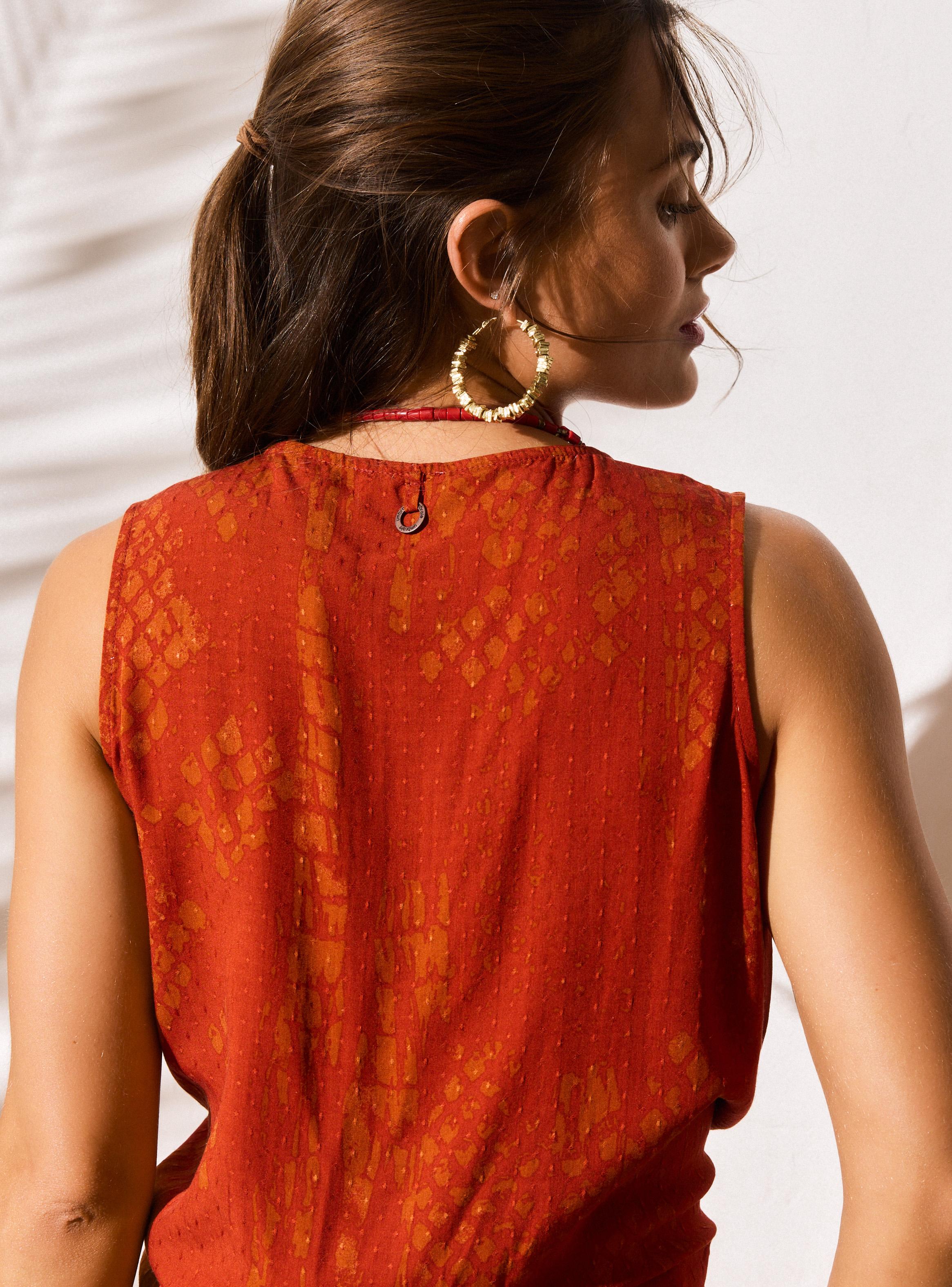 Blusa Estampada con Fruncido en Delantero-3