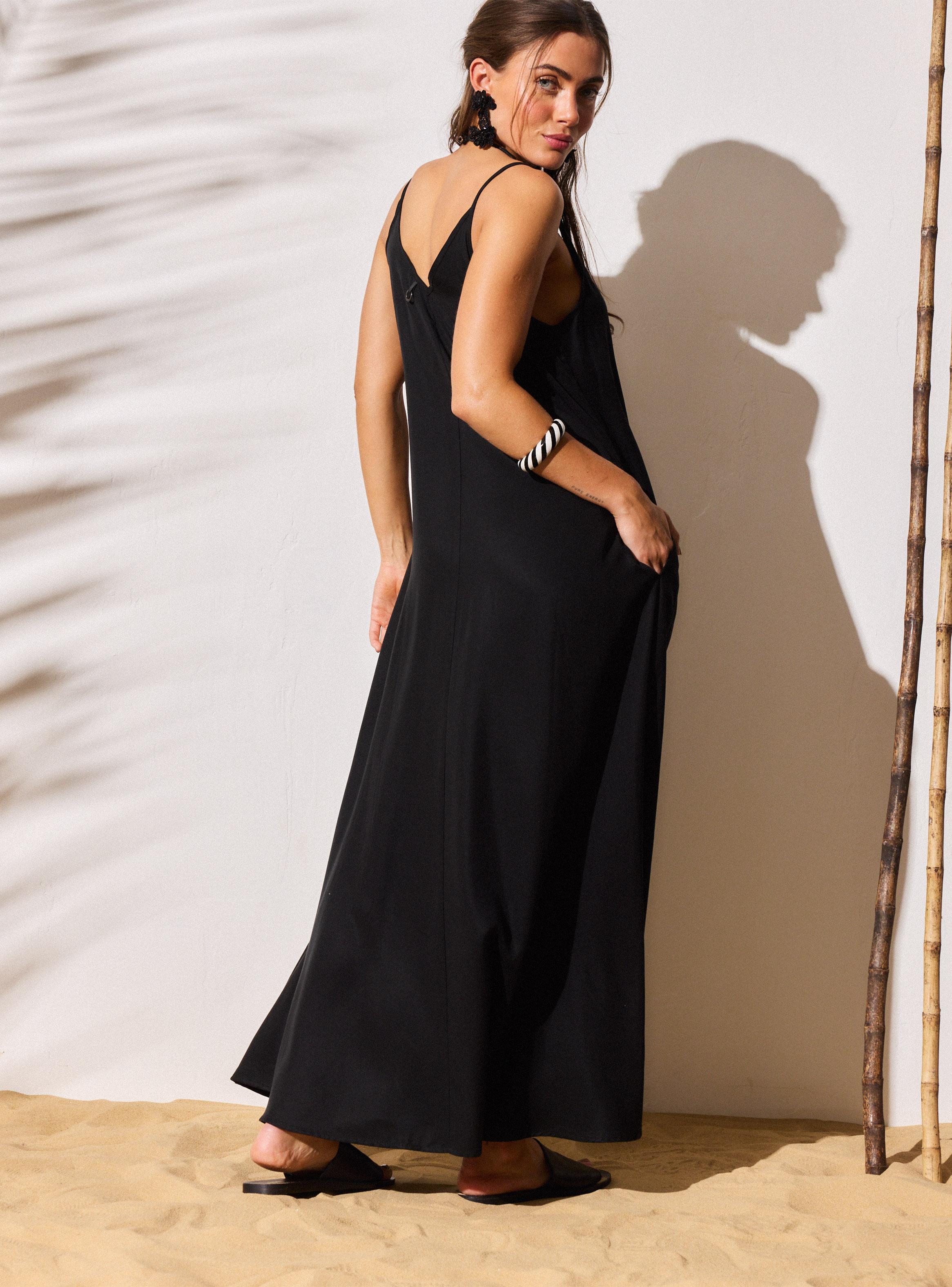 Vestido con Bolsillos y Aplicación en Escote-5