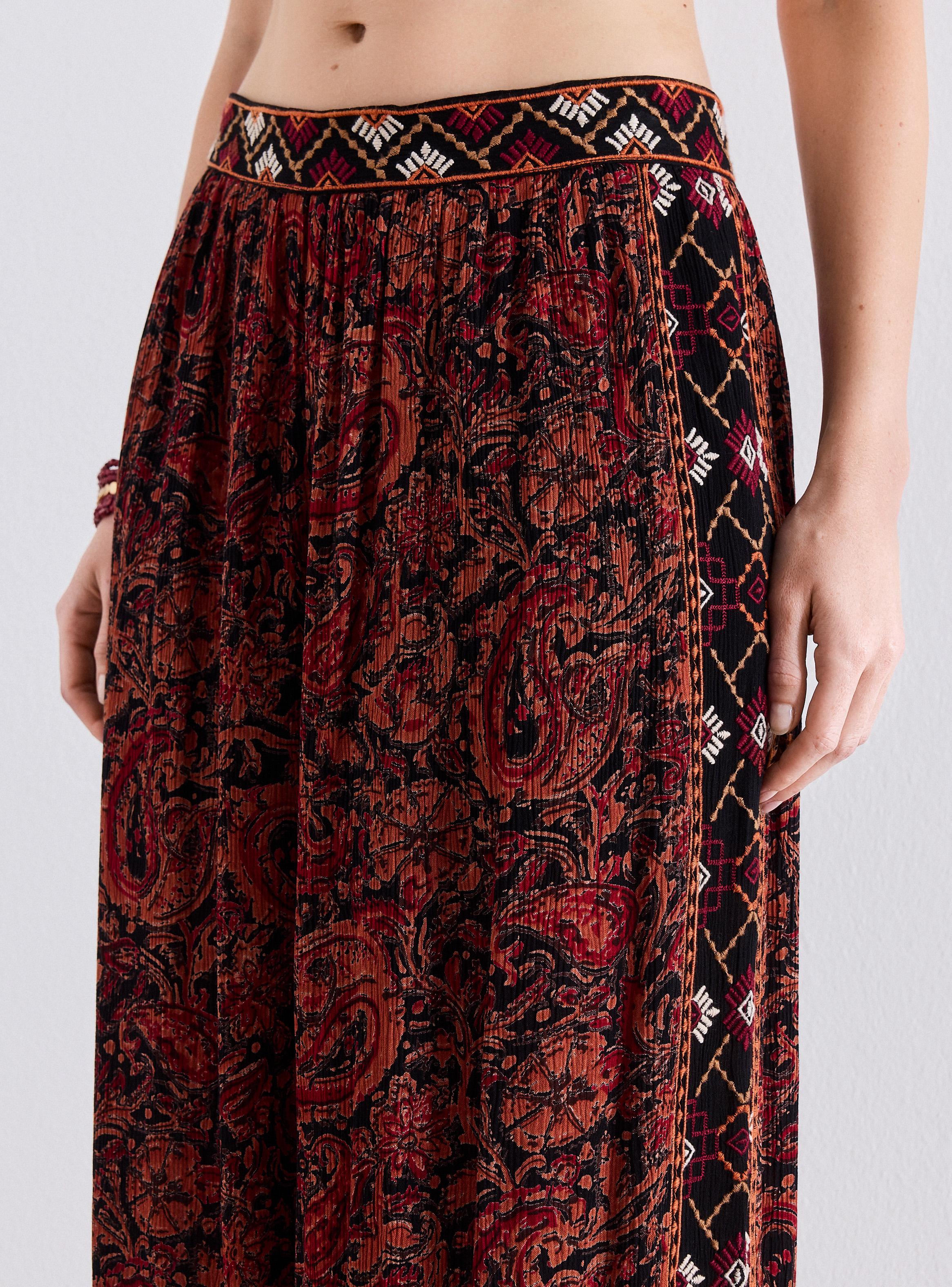 Pantalón Bordado en Costados-2