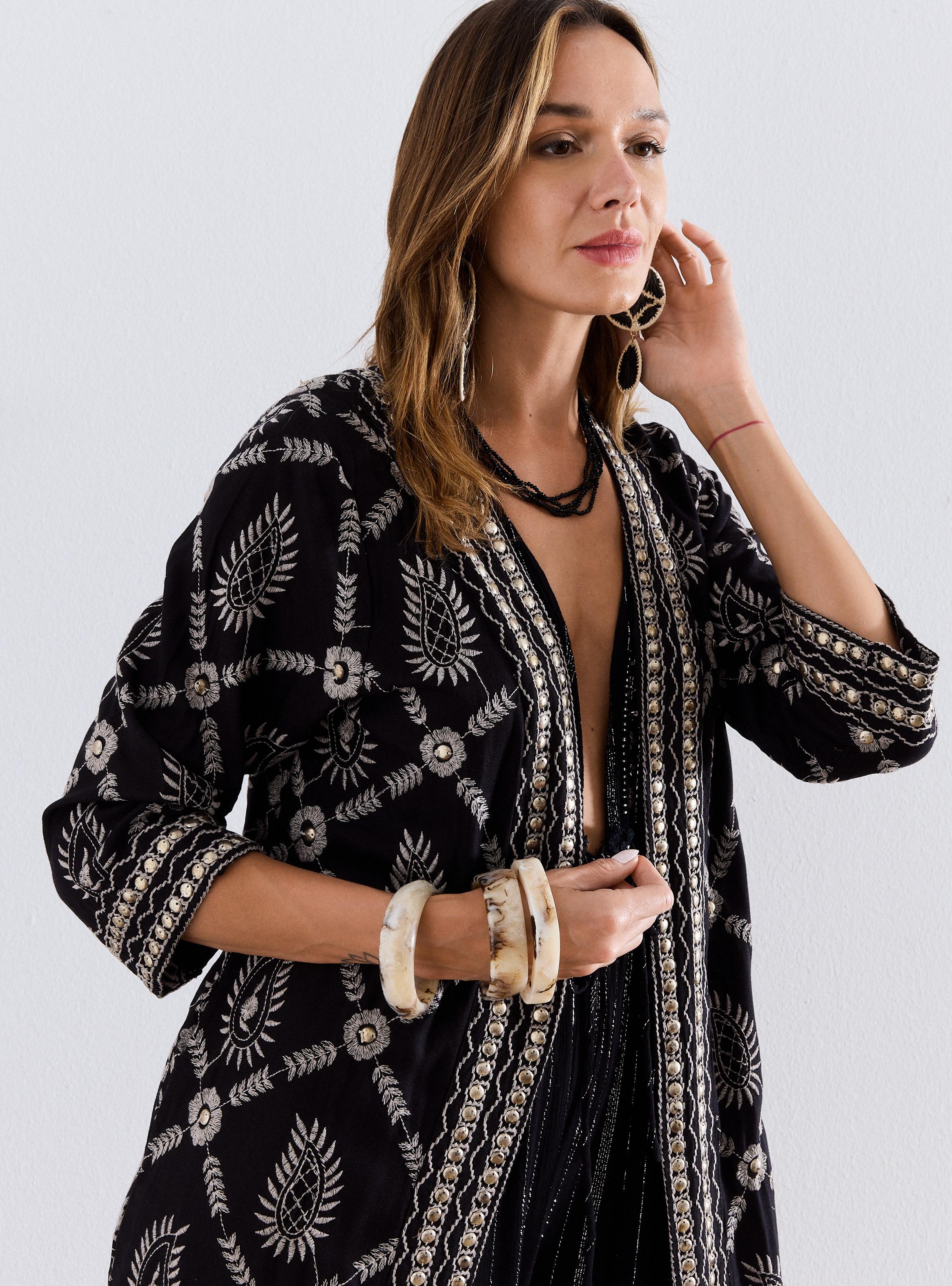 Chaqueta Tipo Kimono Bordada-2