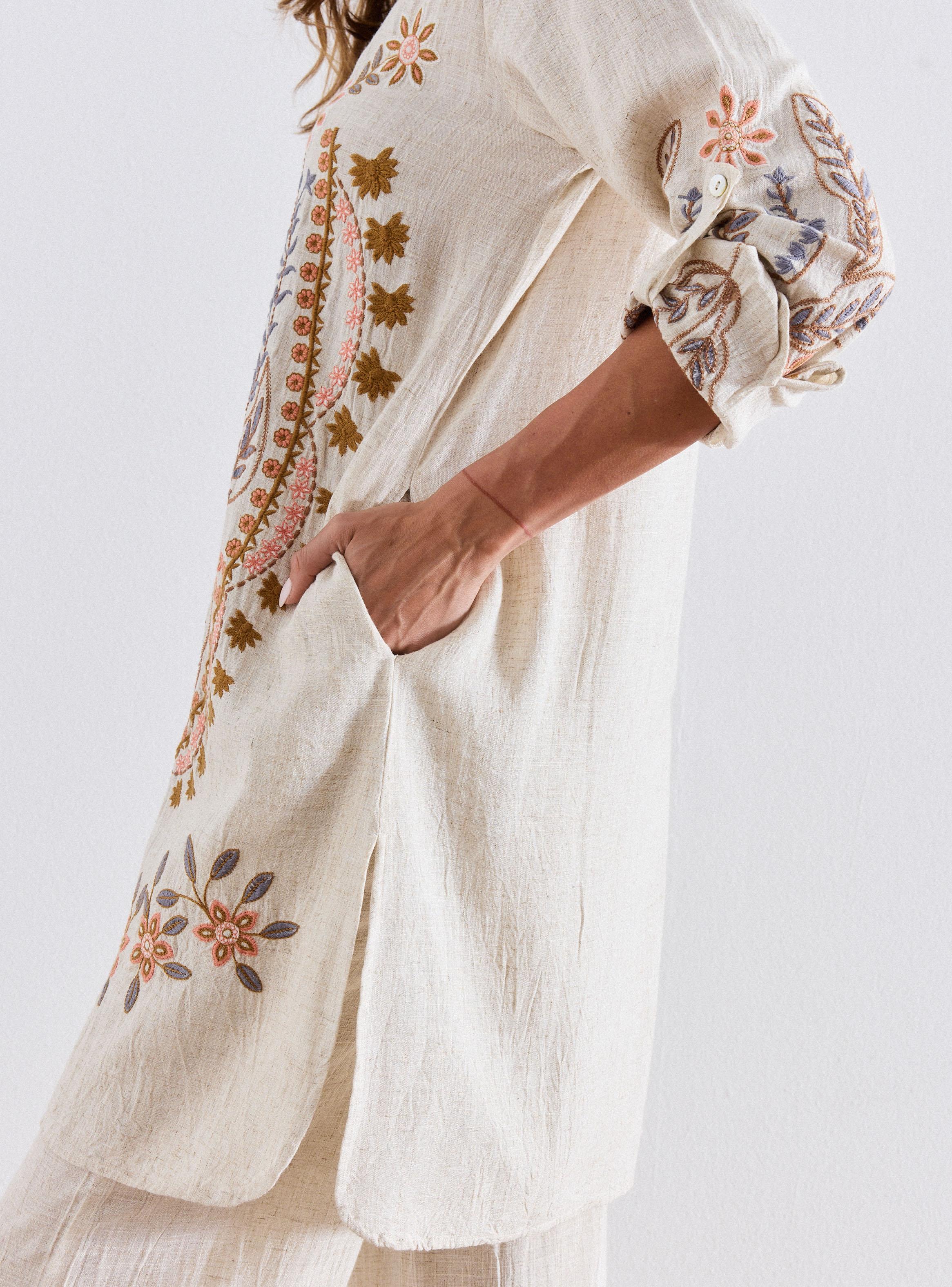 Blusa Detalle Bordado Delantero-3