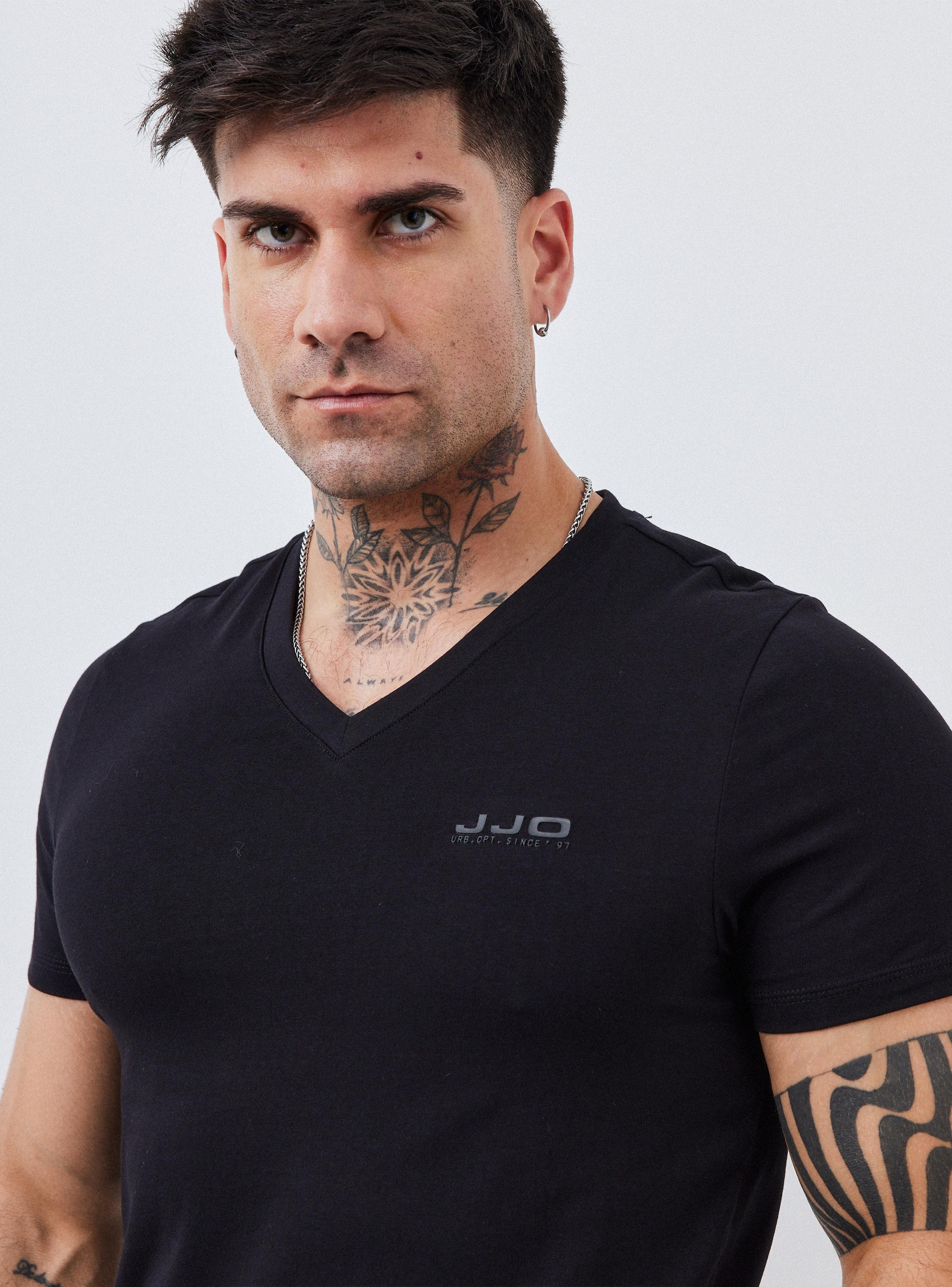 Polera Ajustada Cuello V Manga Corta-2