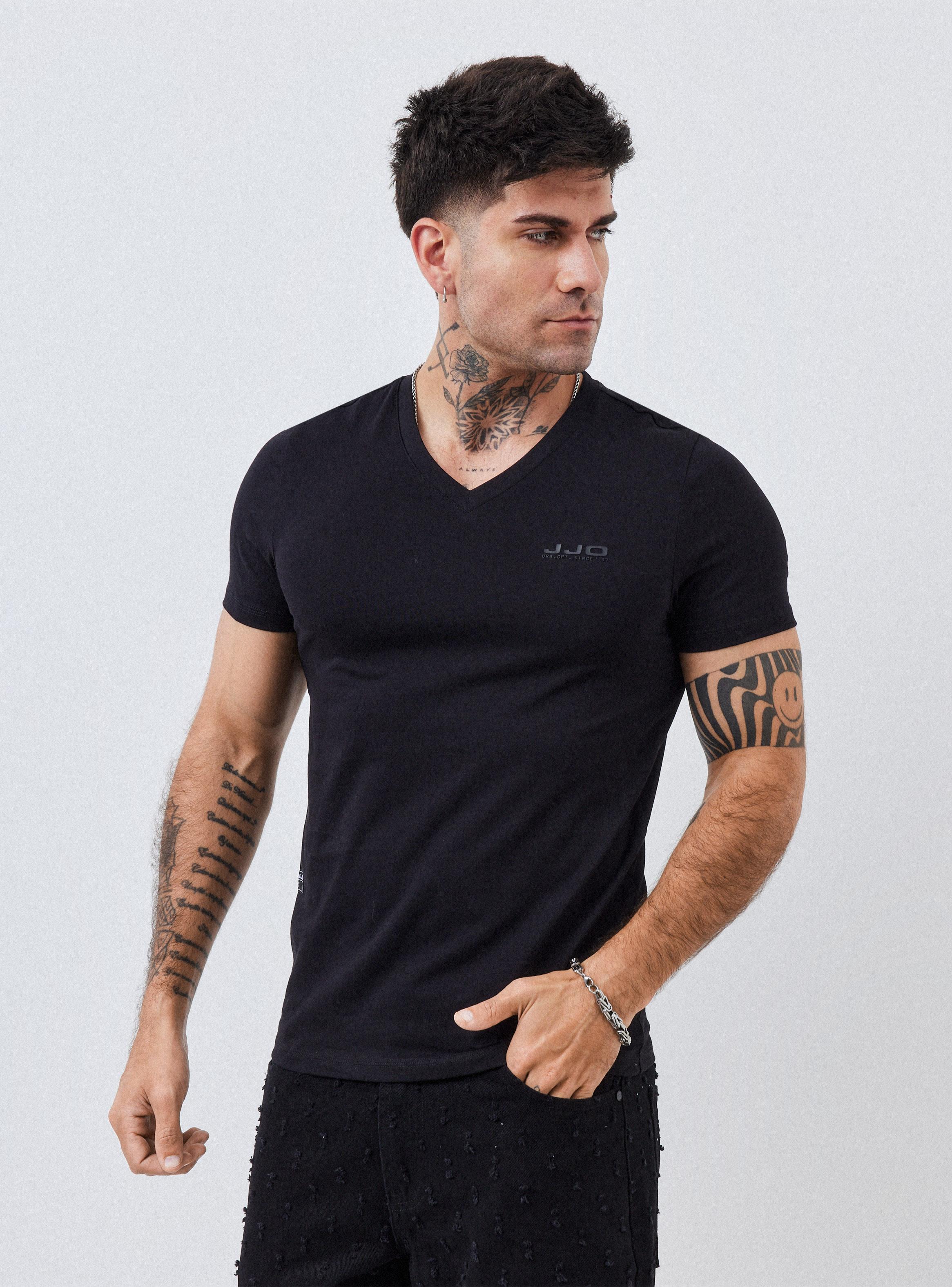 Polera Ajustada Cuello V Manga Corta-0