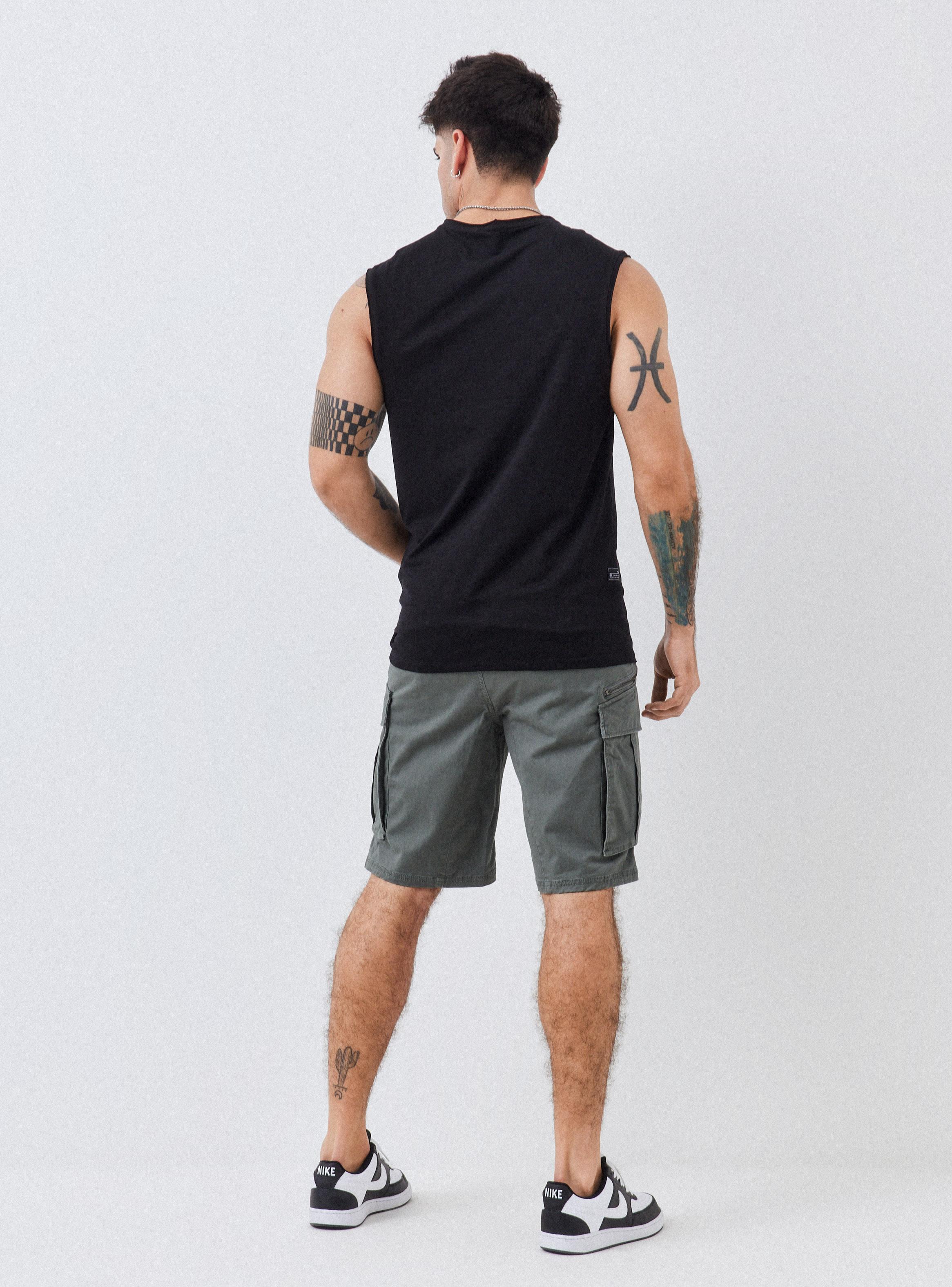 Polera Musculosa Bordado en Pecho sin Manga-5