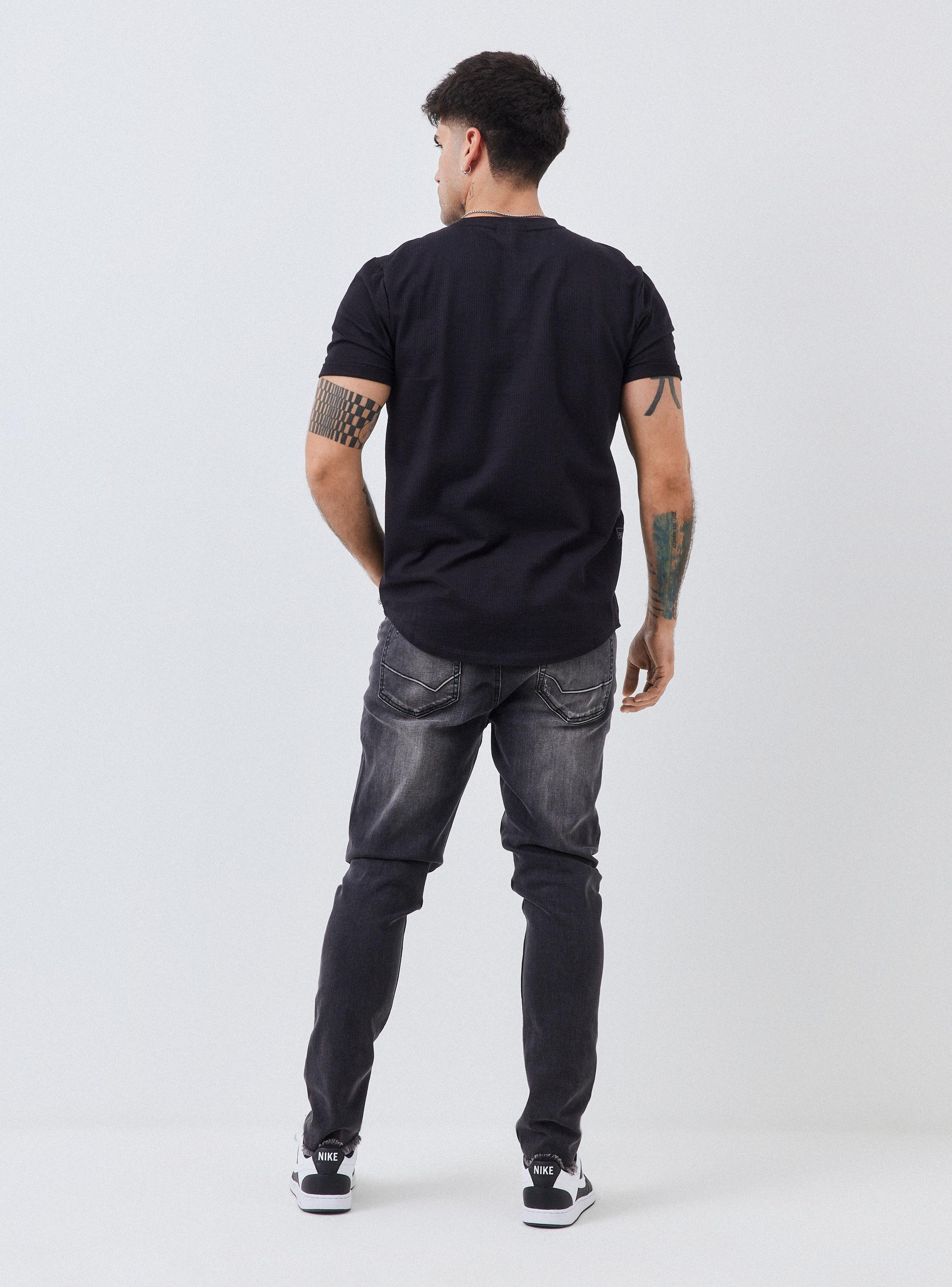 Polera Long Fit con Parche en Pecho Manga Corta-5