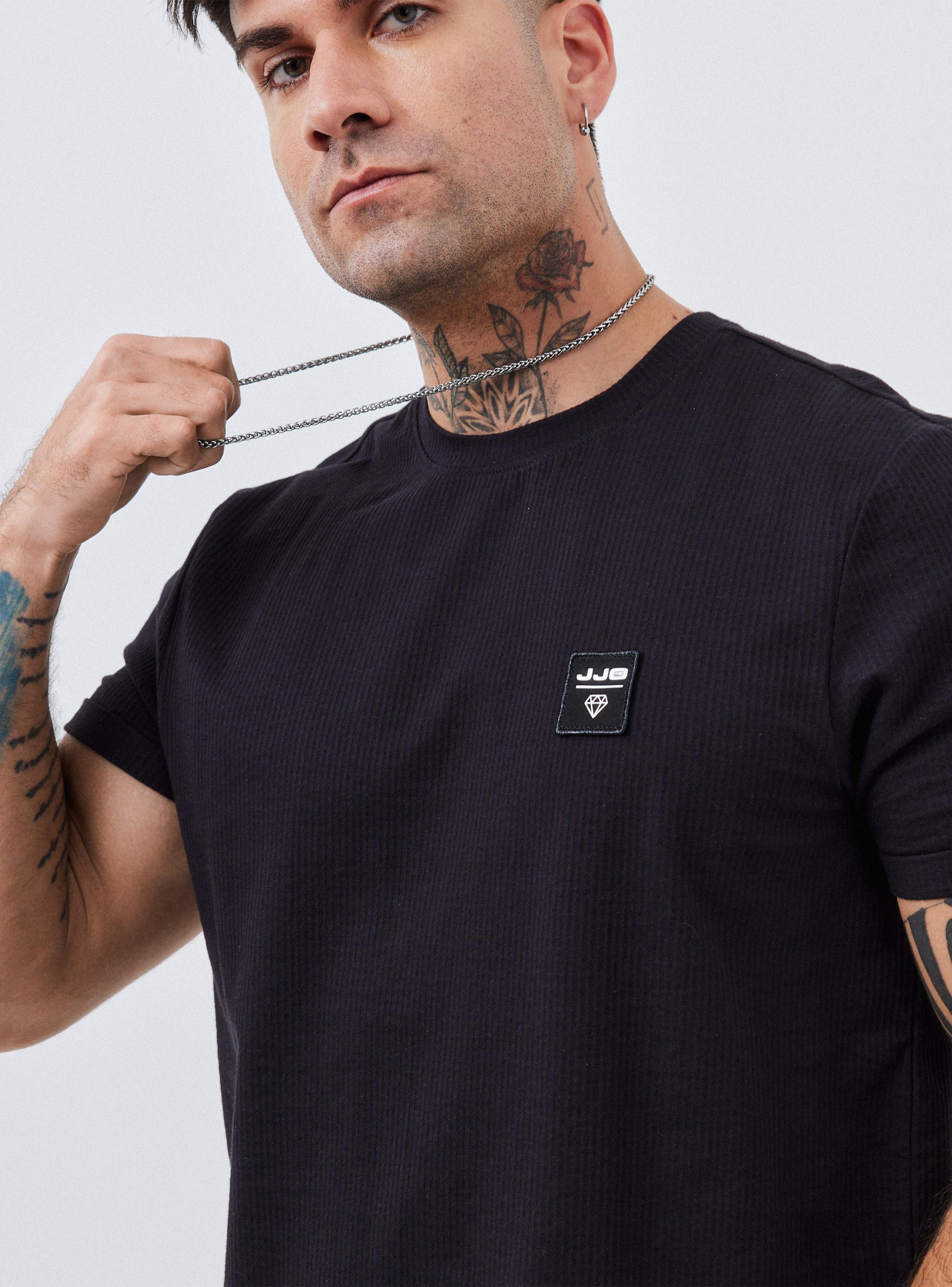 Polera Long Fit con Parche en Pecho Manga Corta-2