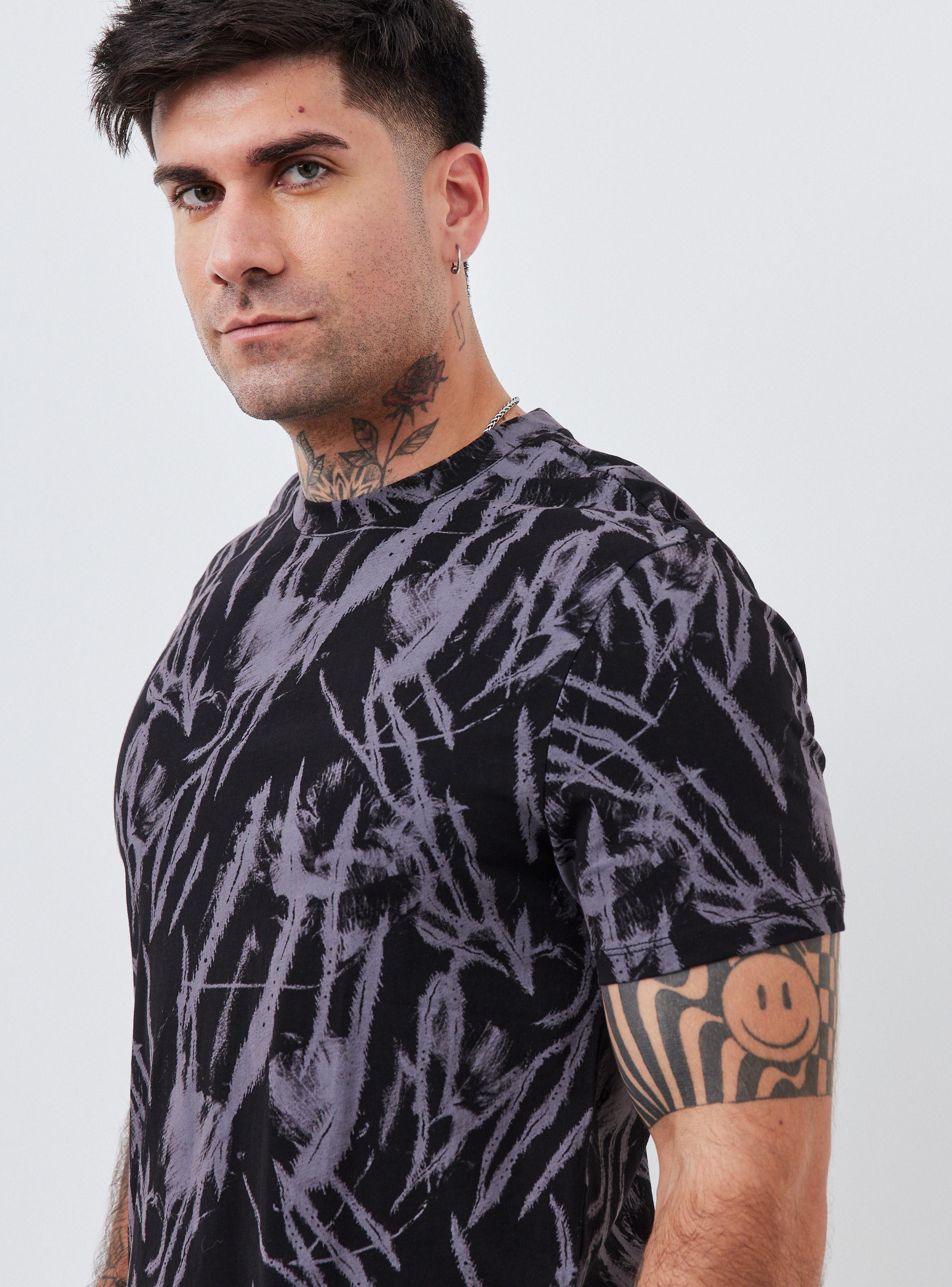 Polera Full Estampado Manchas Manga Corta-2