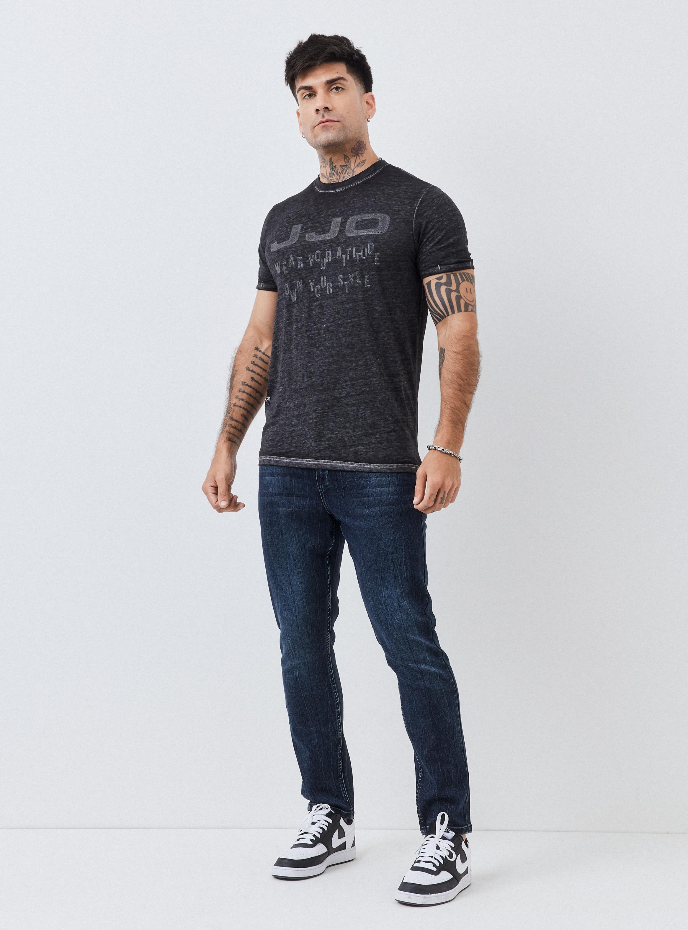 Polera Tela Liviana Estampado Logo Frontal Manga Corta-4