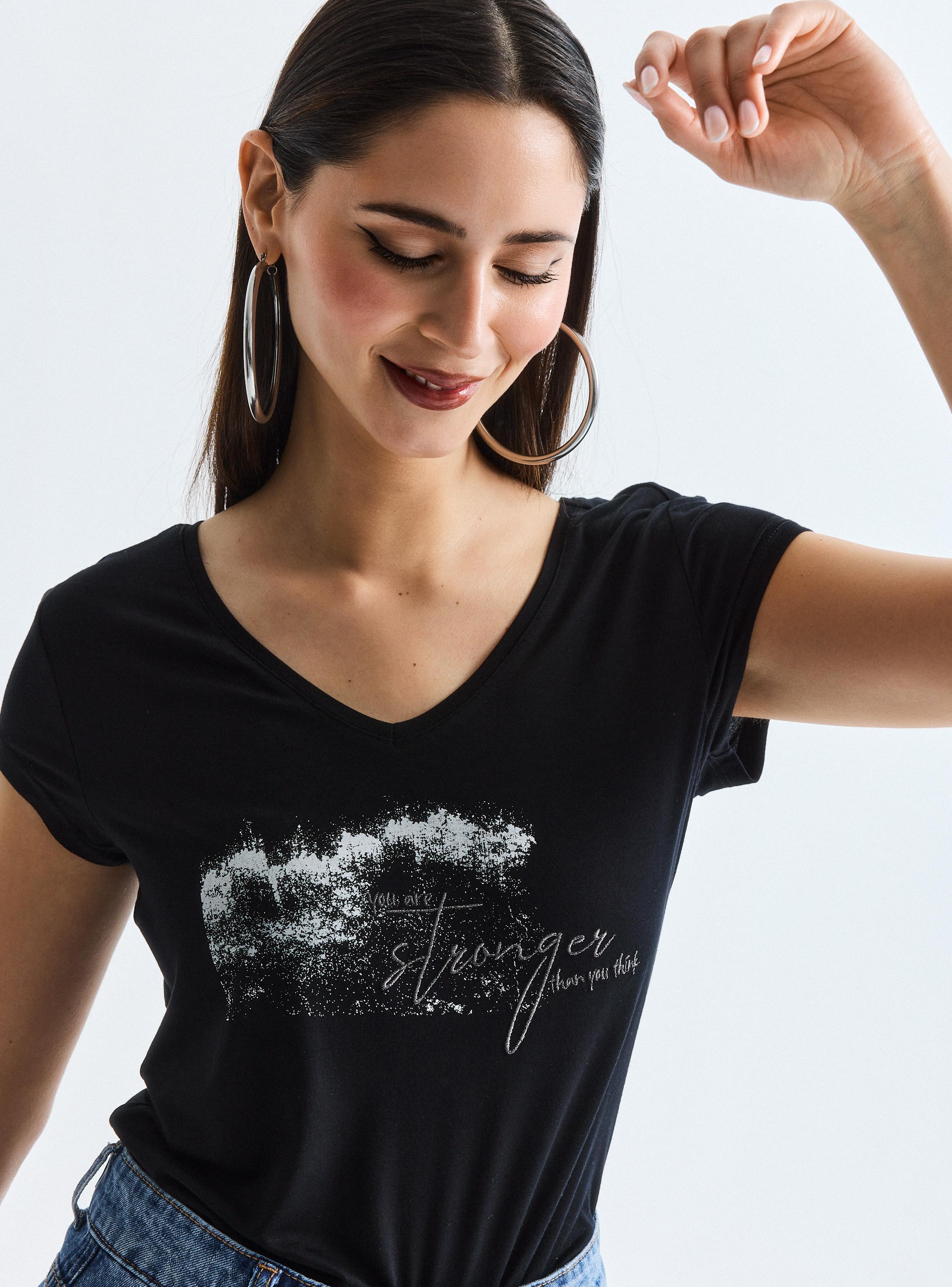 Polera Ajustada Cuello V Gráfica-3