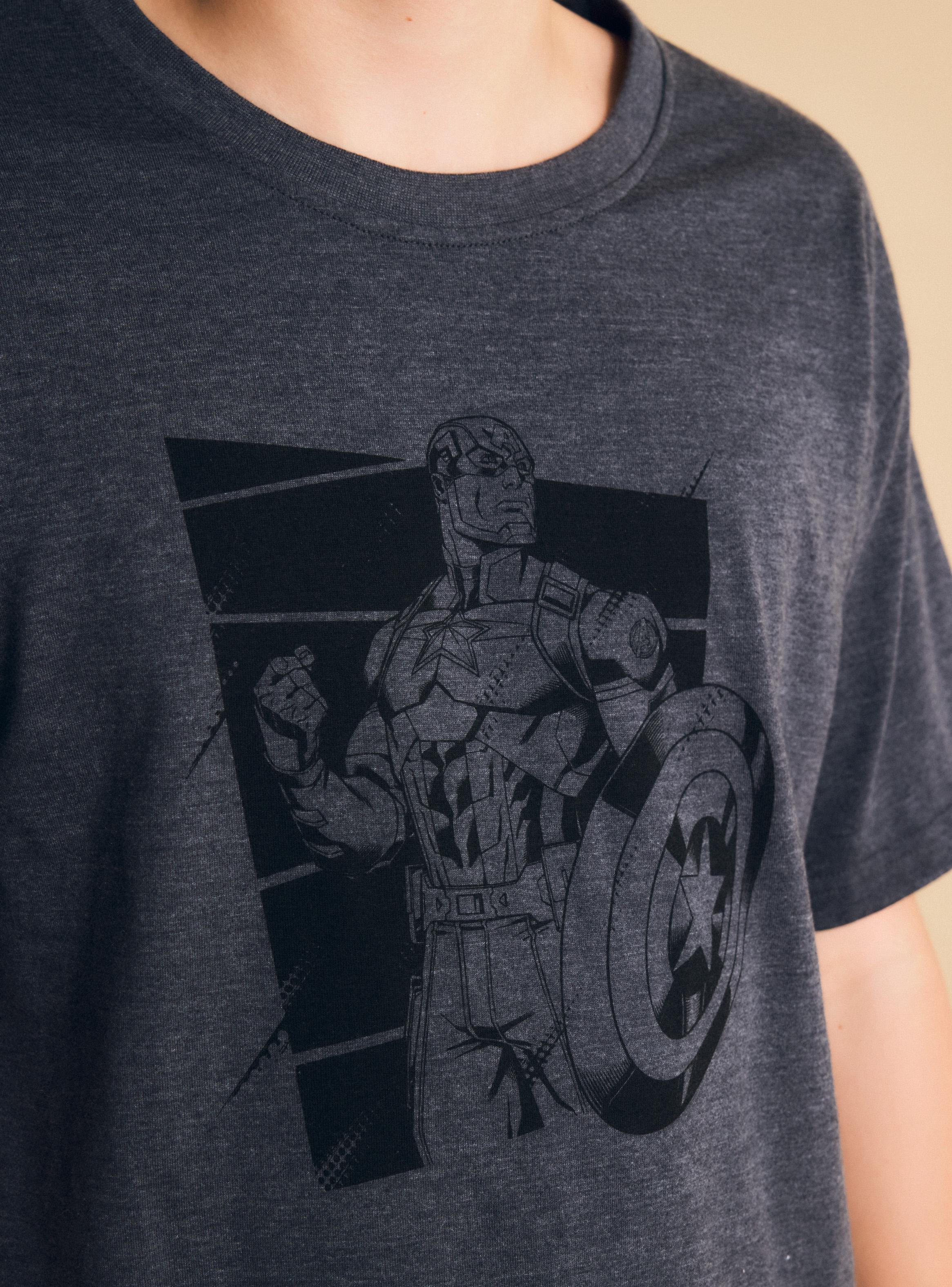 Polera Estampado Negro Personajes Marvel-4