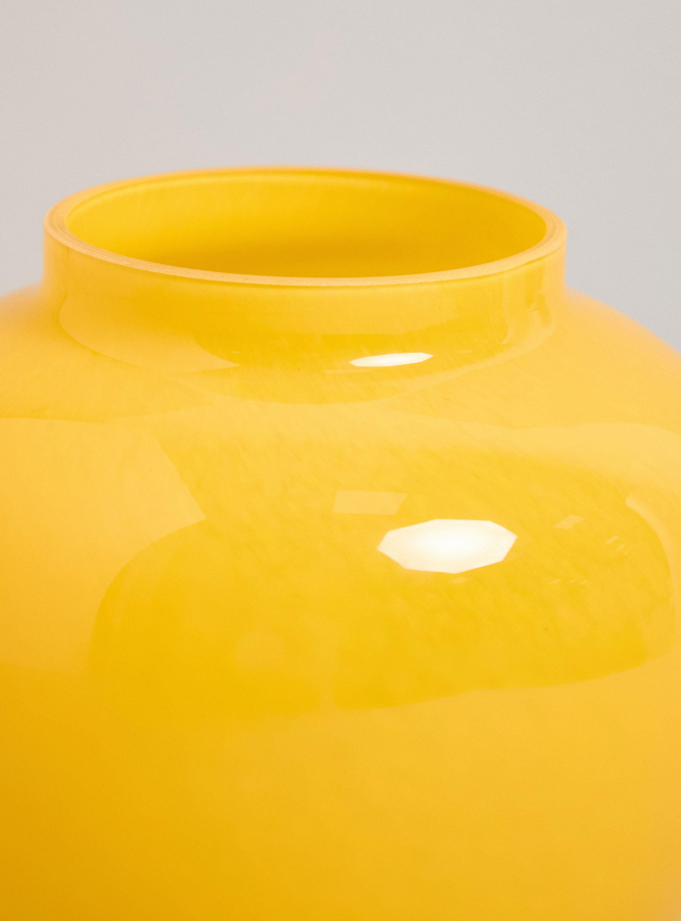 Jarrón Vidrio Amarillo 18 cm-2