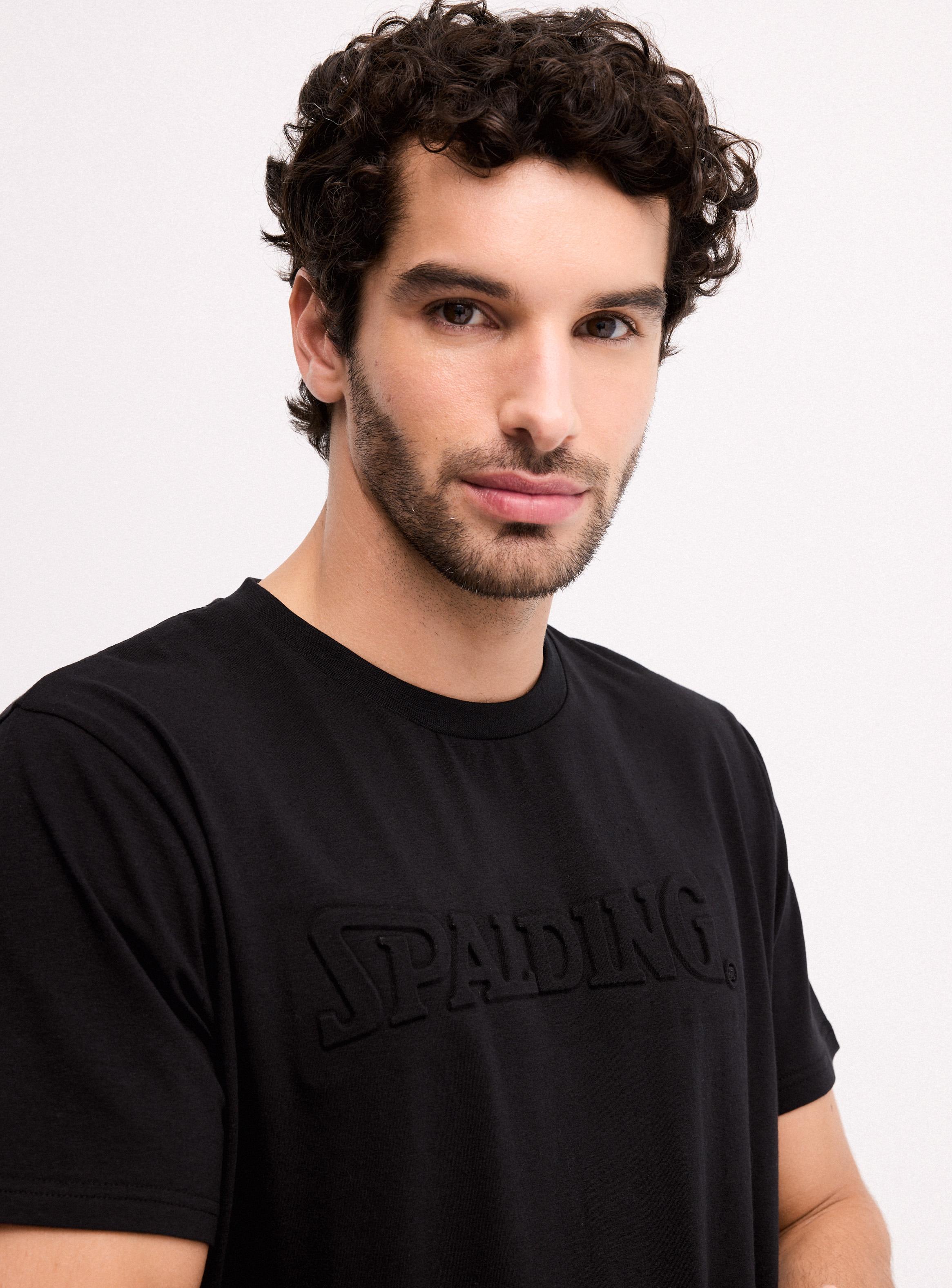 Polera Logo Sobre Relieve-3