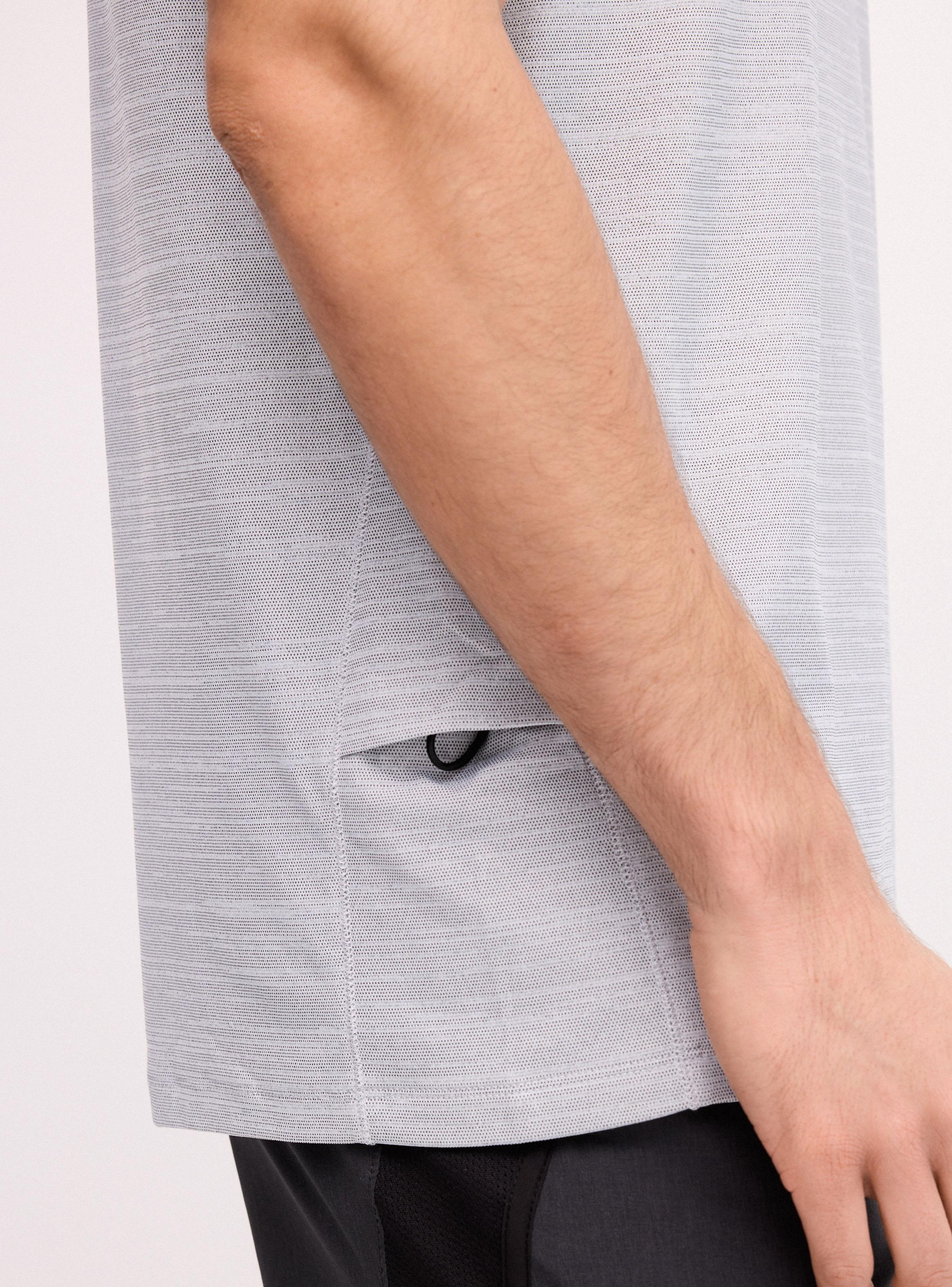 Polera Sin Mangas Tacto Frio-3