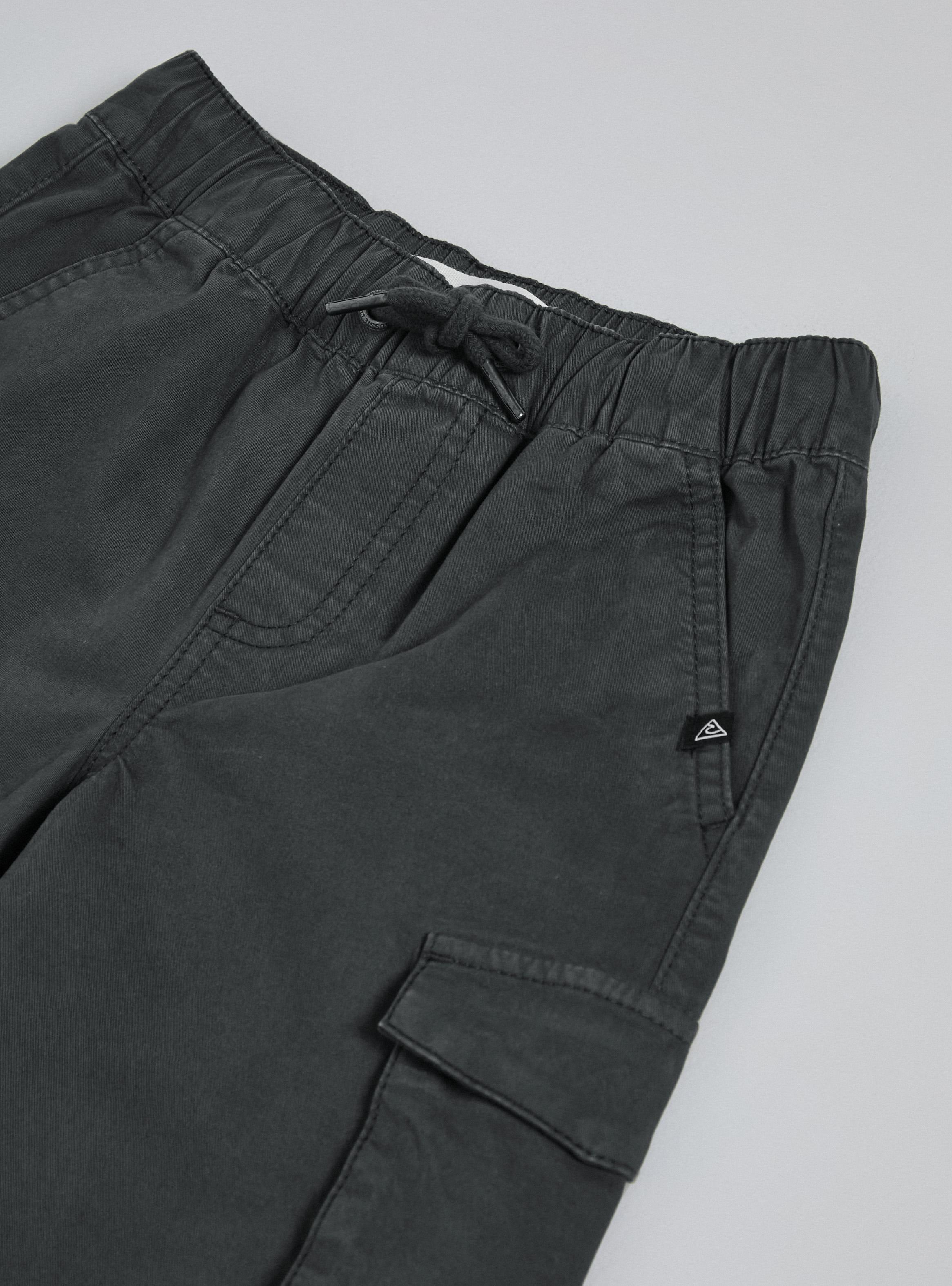 Short Elasticado con Bolsillos Cargo-2