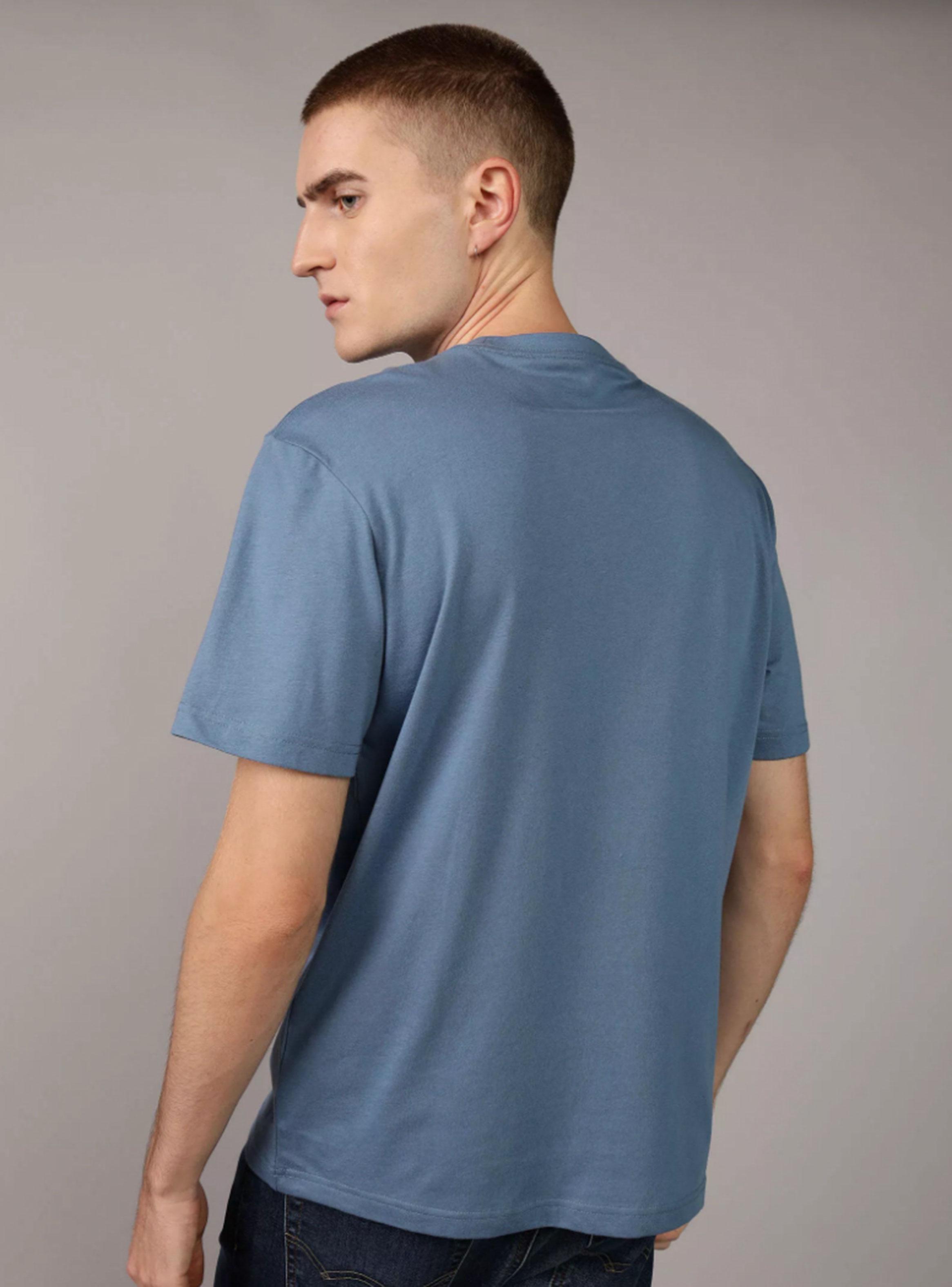 Polera con Gráfico de Logotipo-1