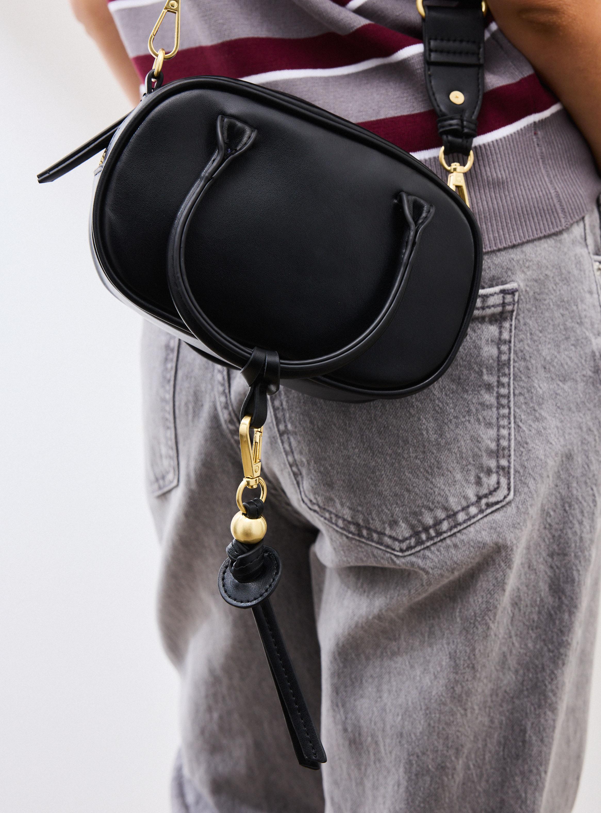 Cartera Crossbody Bowling con Accesorio Metálico-6