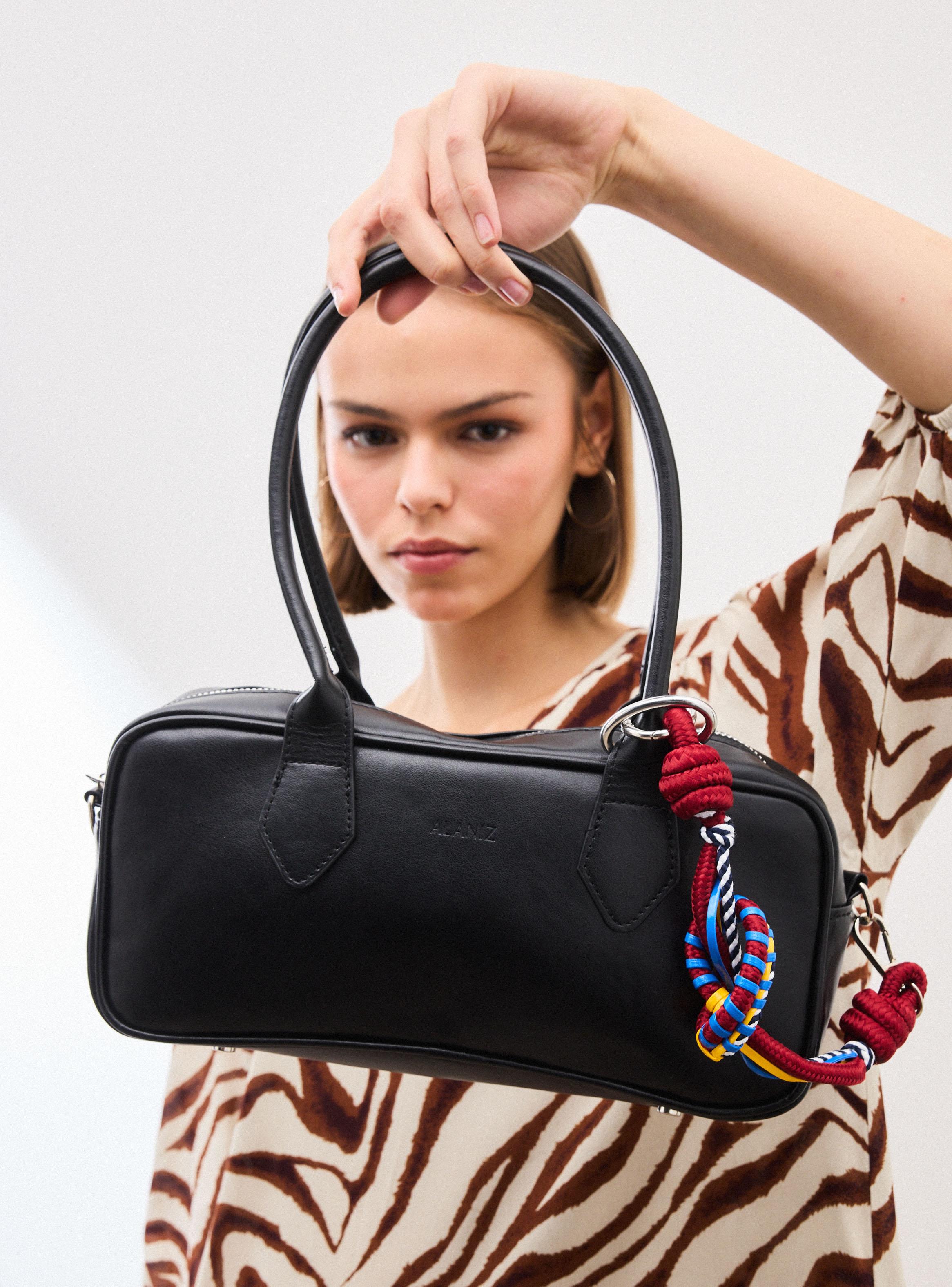 Cartera Tipo Bowling con Cuerdas de Color-6