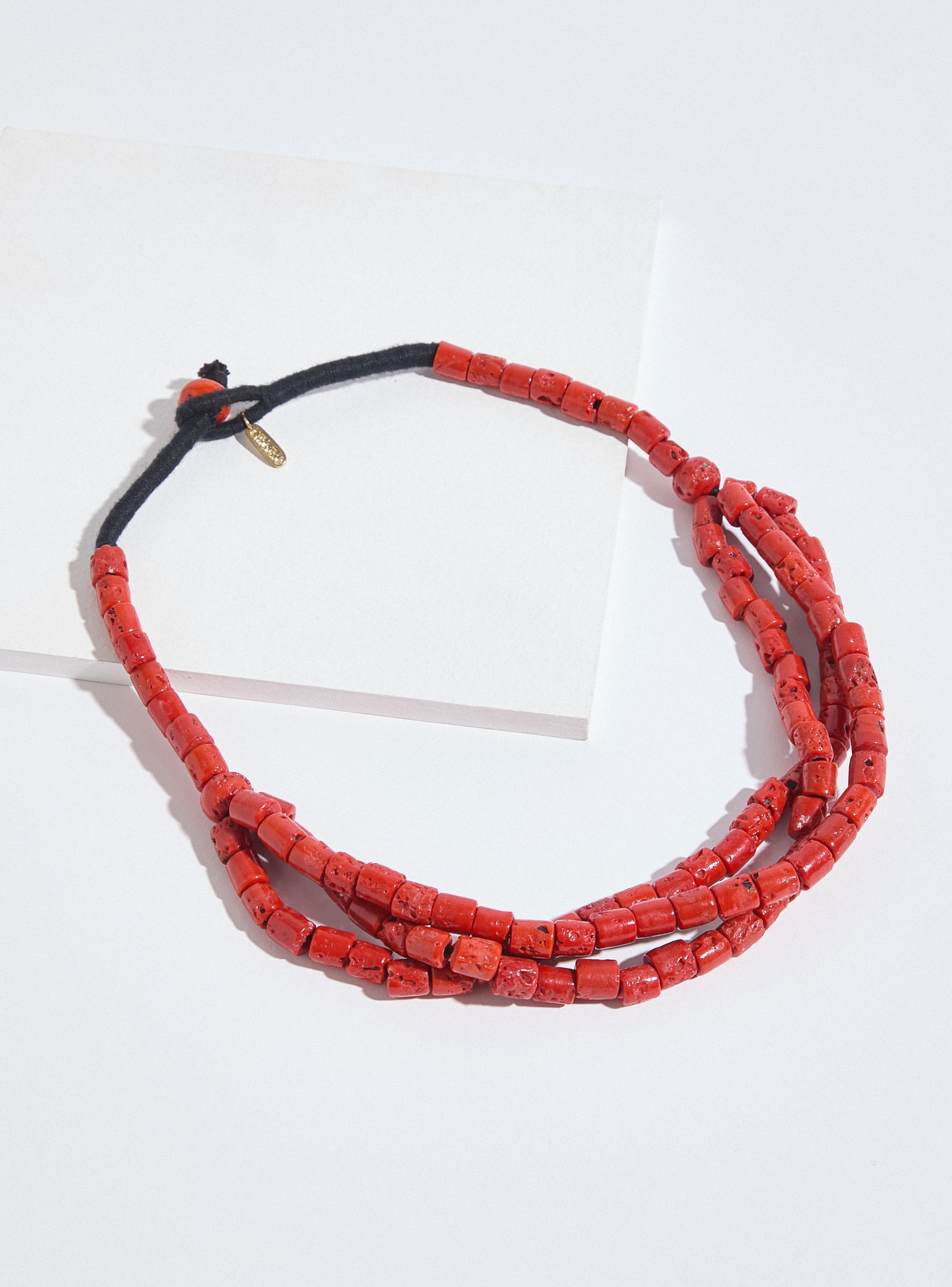 Collar Triple Piedras con Tono Coral-2