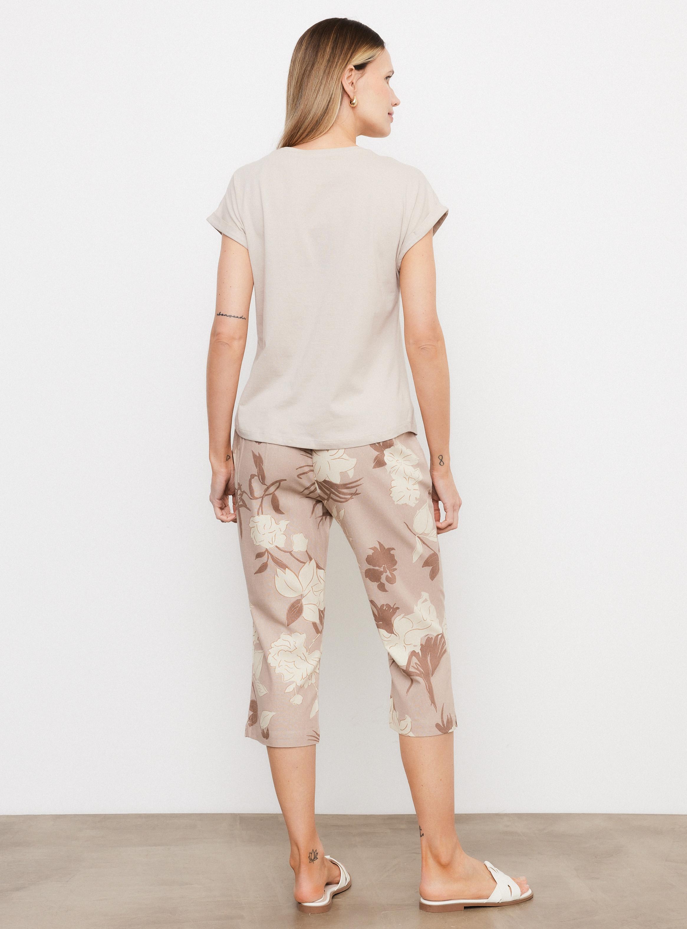 Polera Básica Manga Caída con Gráfica Frontal-5