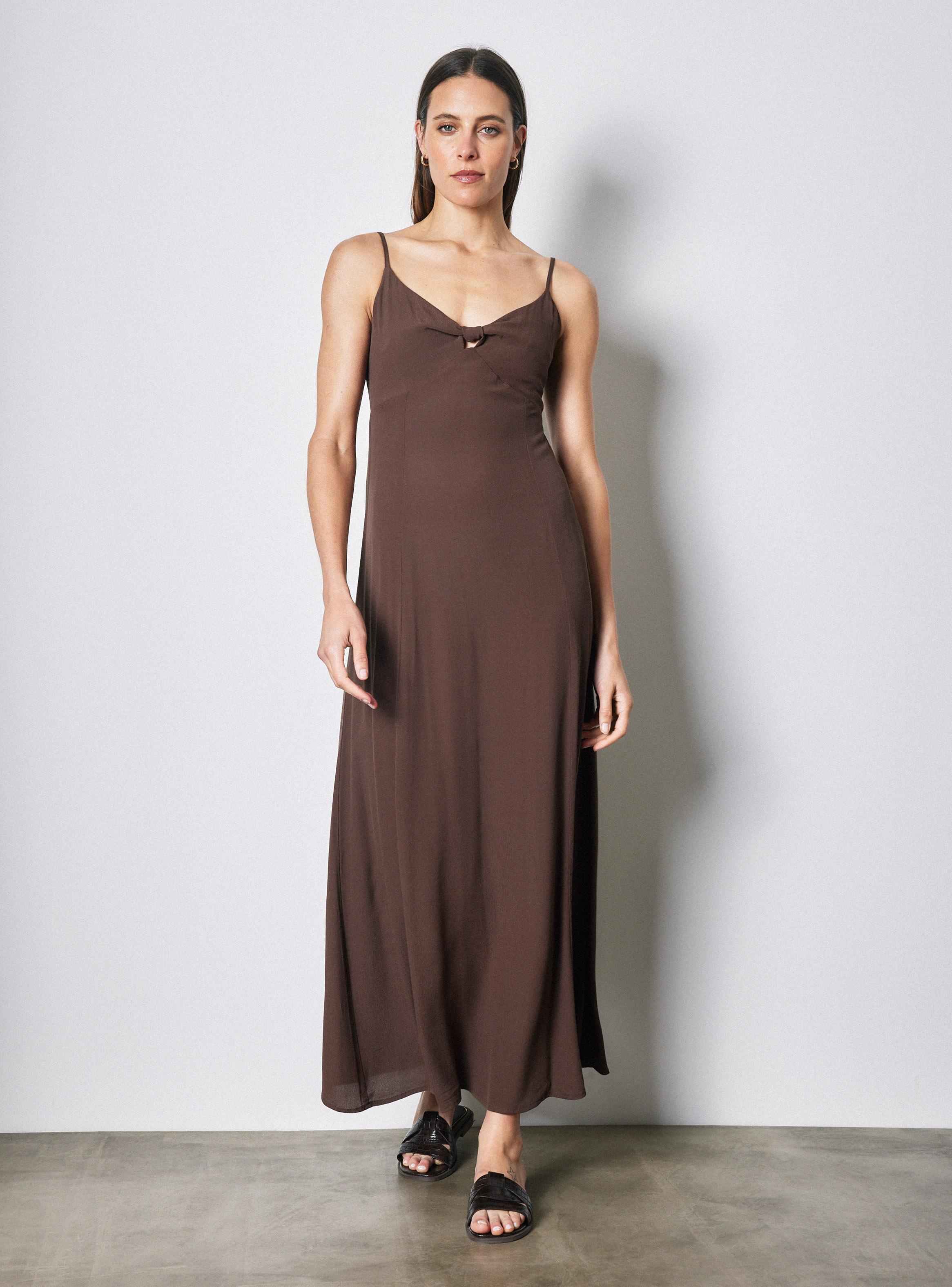 Vestido Maxi con Escote V y Pabilos Finos-4