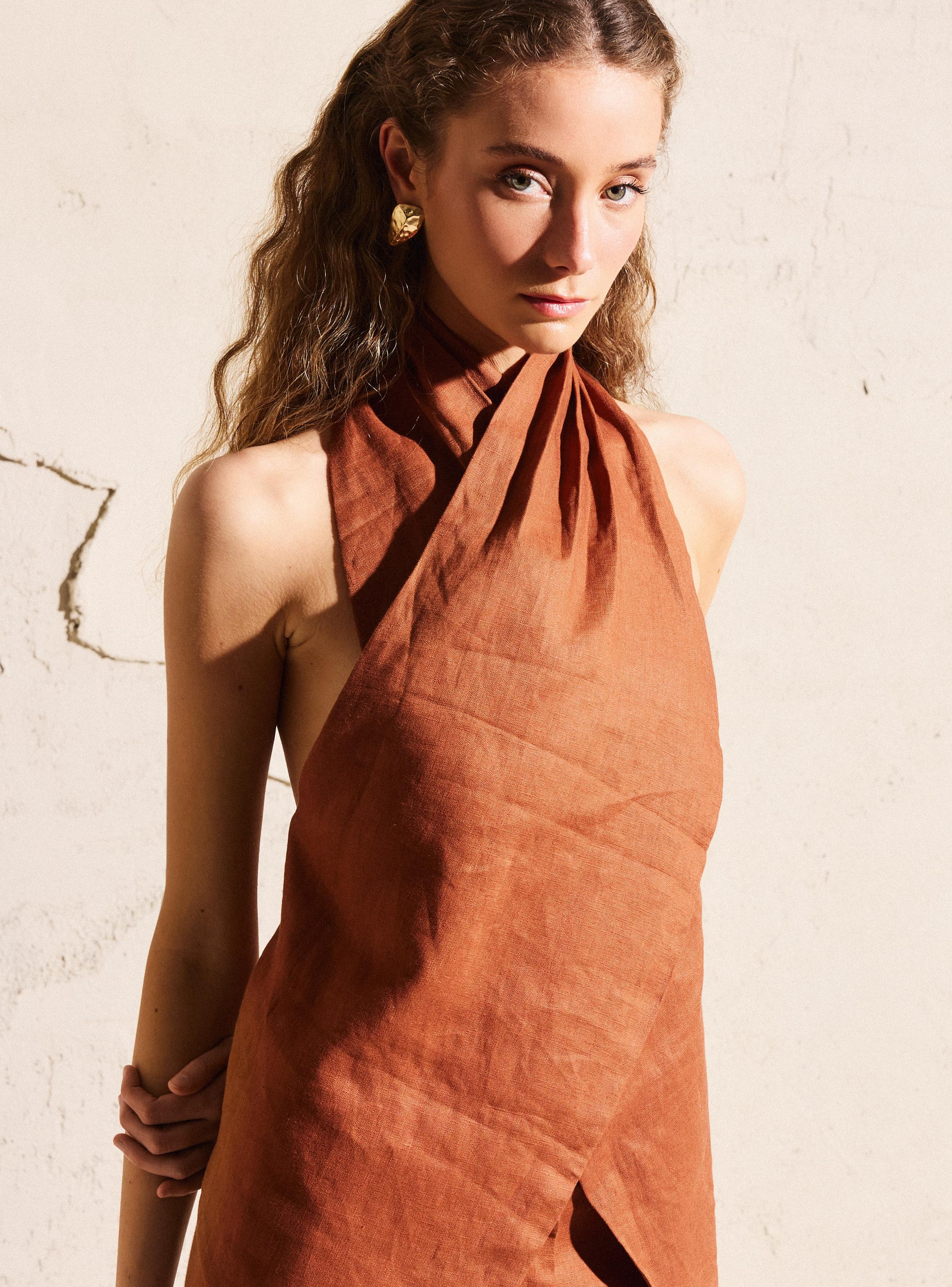 Blusa Cruzada Halter Lino Colección María Pombo-3