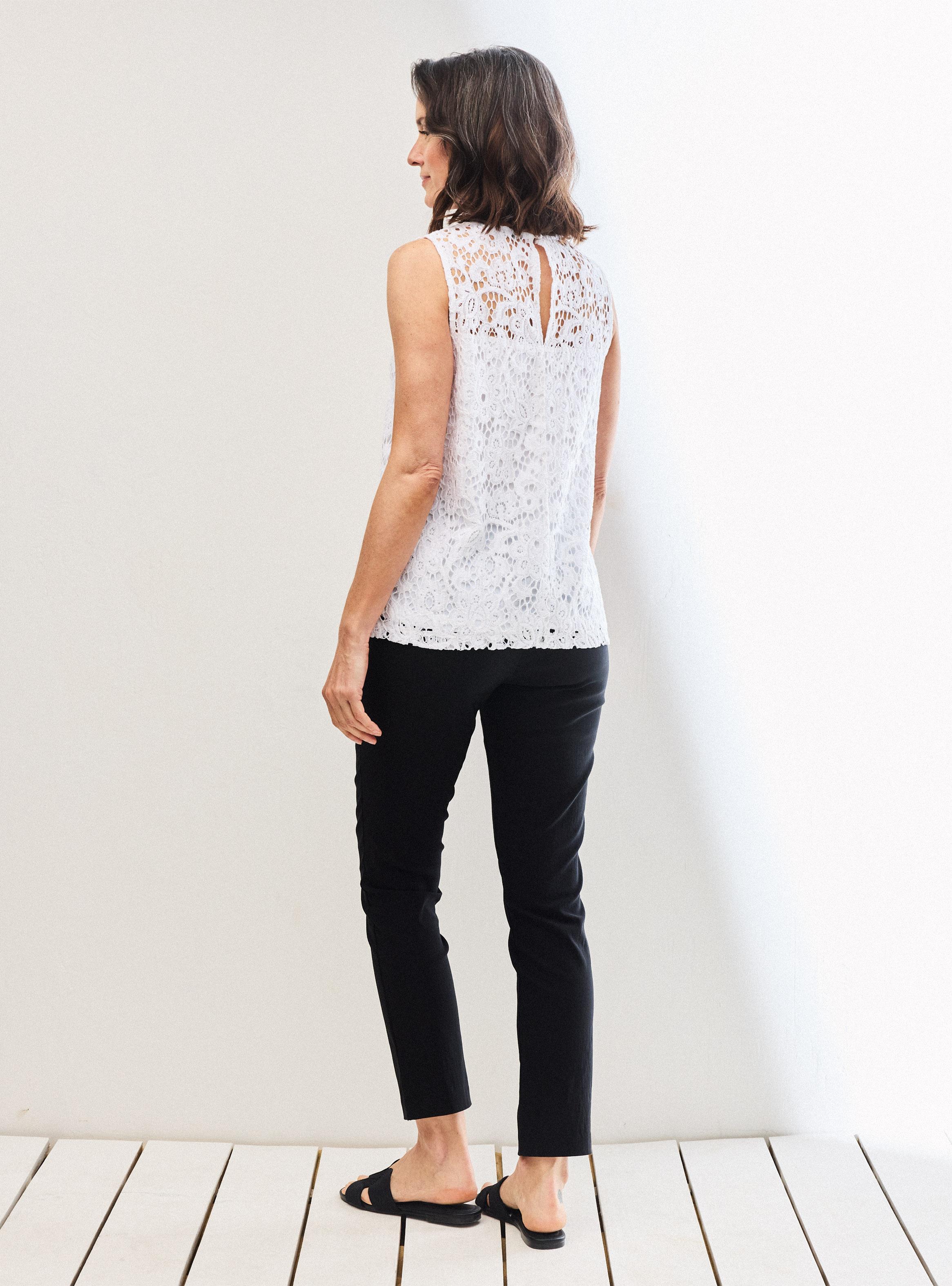 Blusa sin Mangas de Encaje con Forro-5