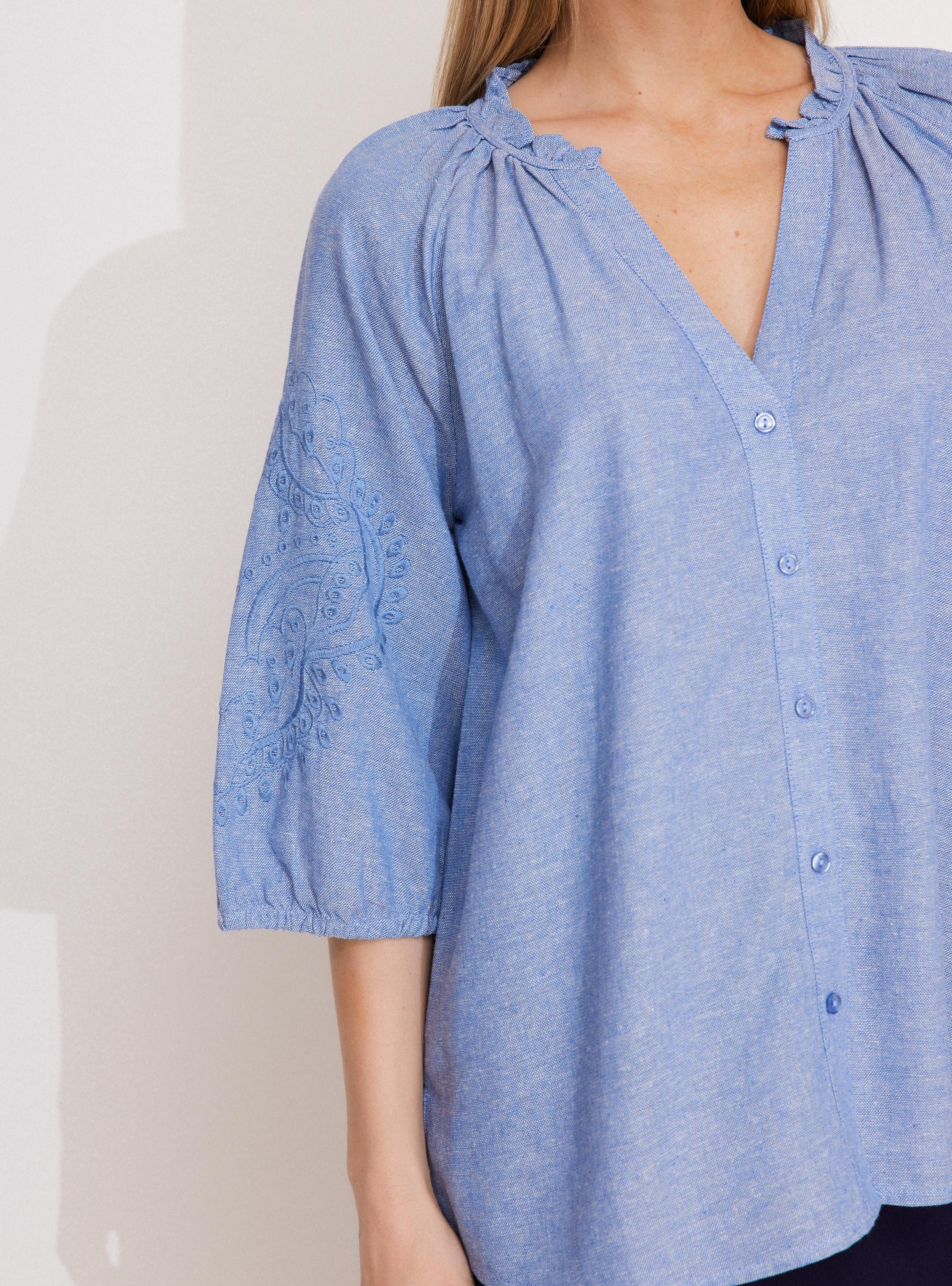 Blusa con Lino y Bordado en Mangas-2