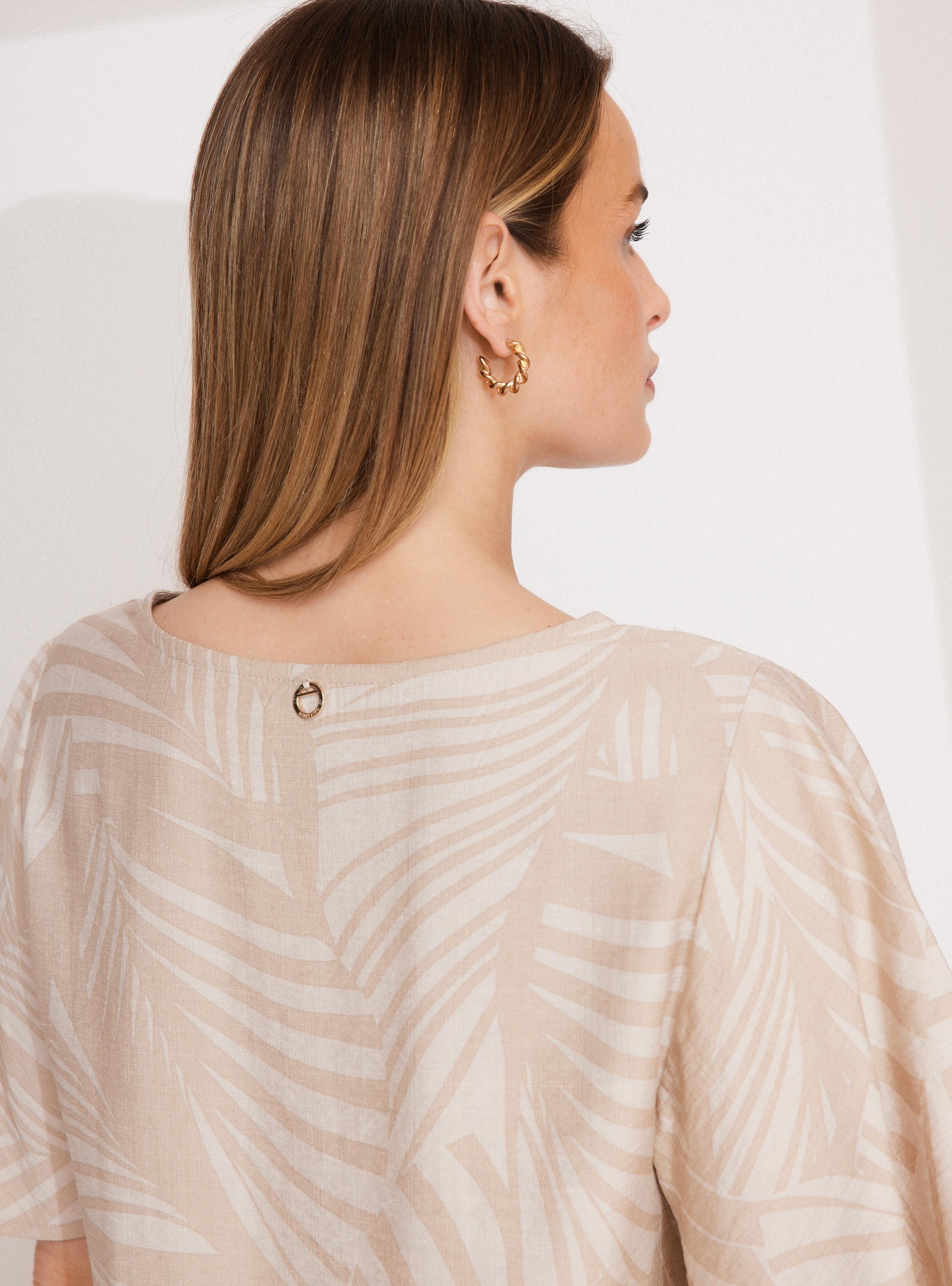 Blusa Full Estampada con Vuelo en Mangas-3