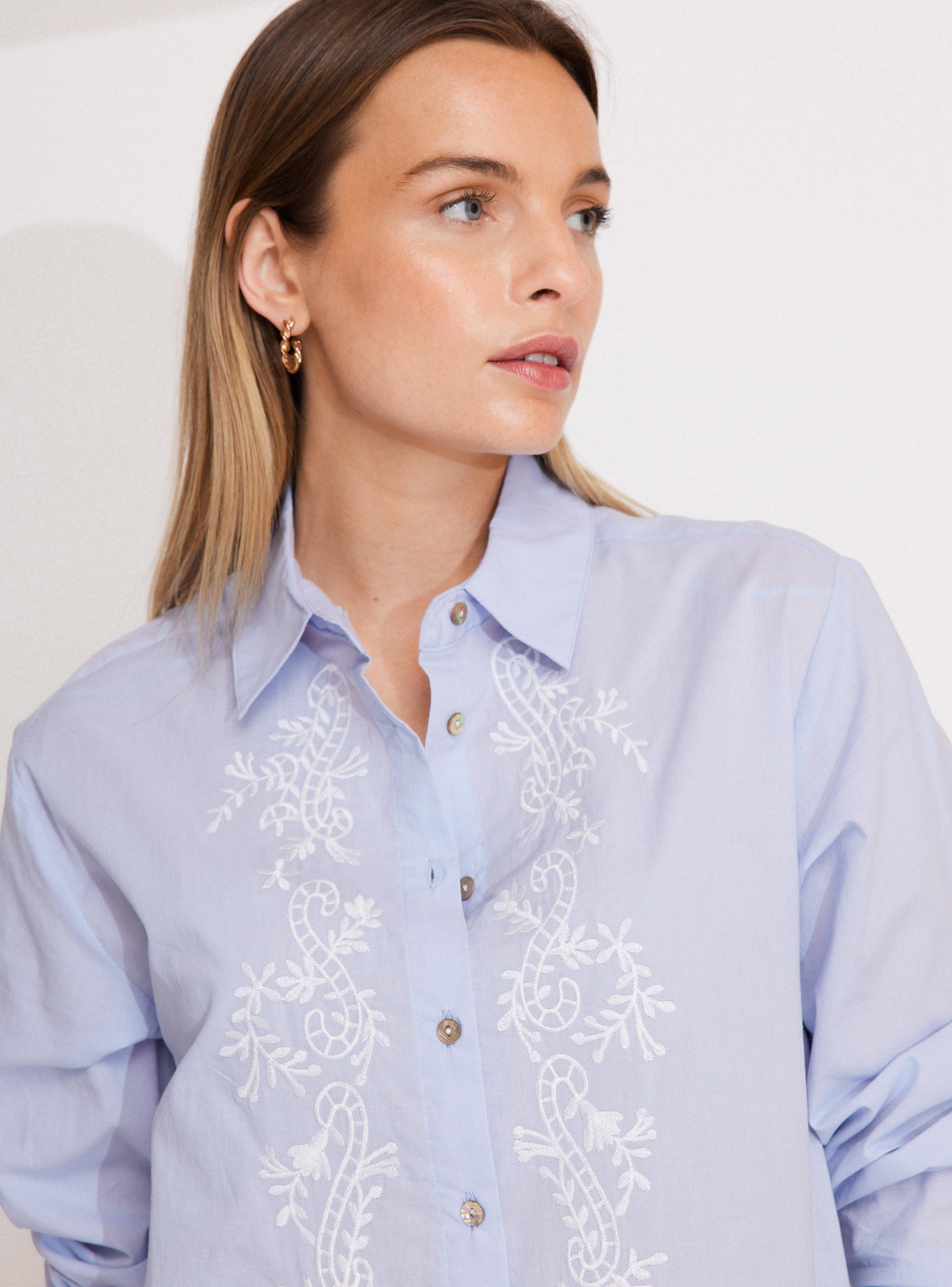 Blusa Camisera Larga con Bordado Frontal-2