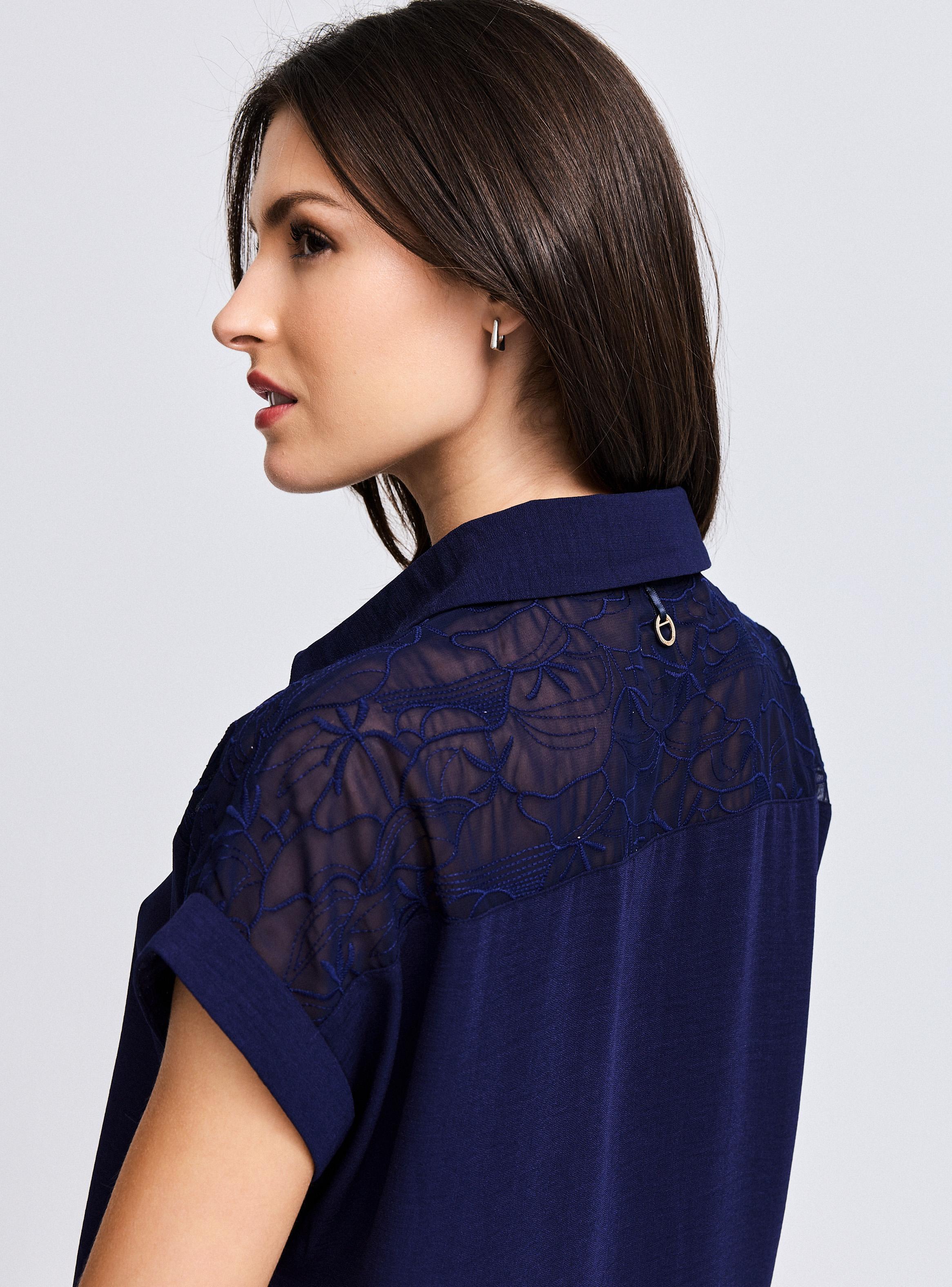 Blusa Camisera con Bordado en Hombros-3