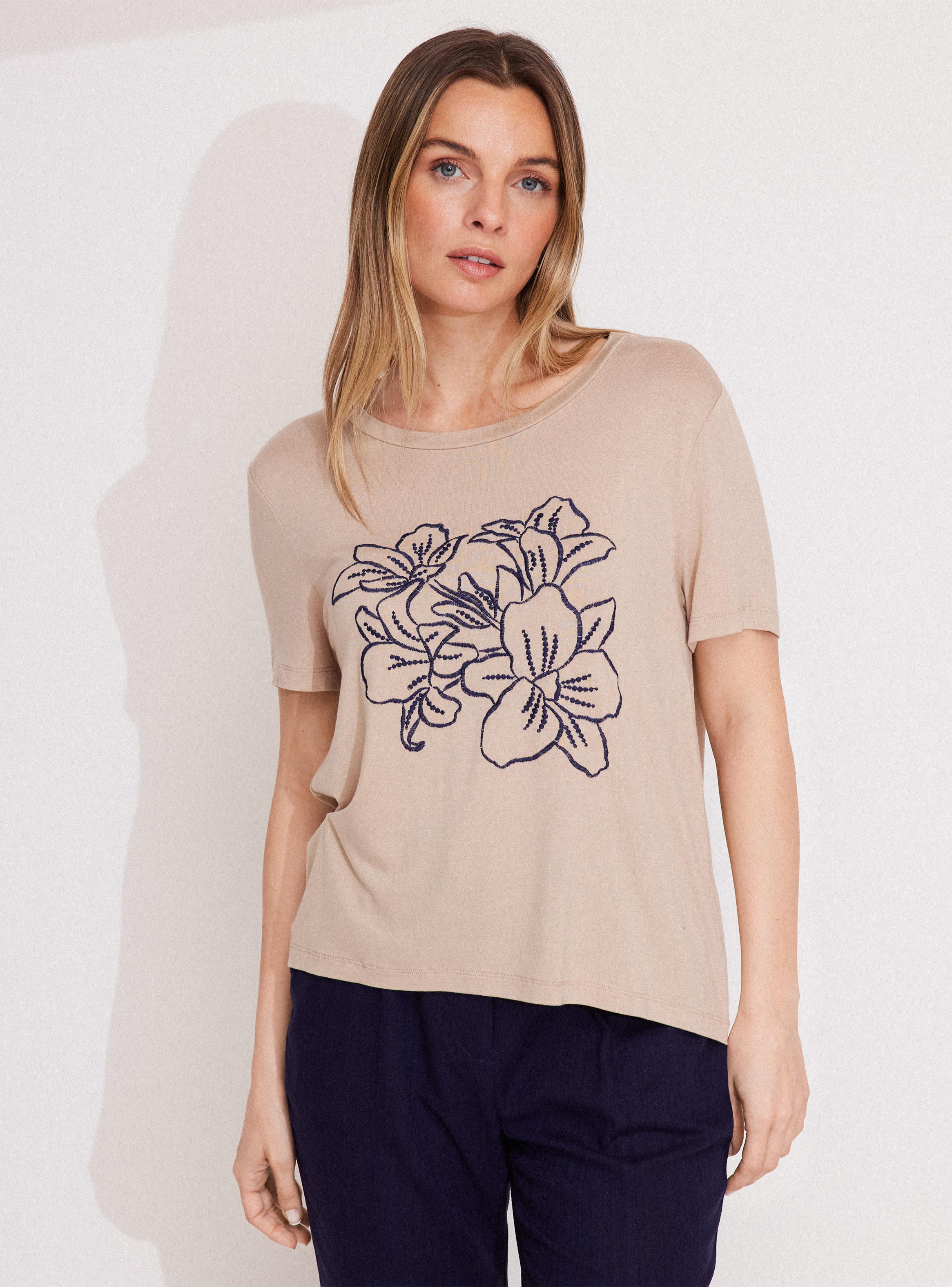 Polera Básica con Bordado Central-0