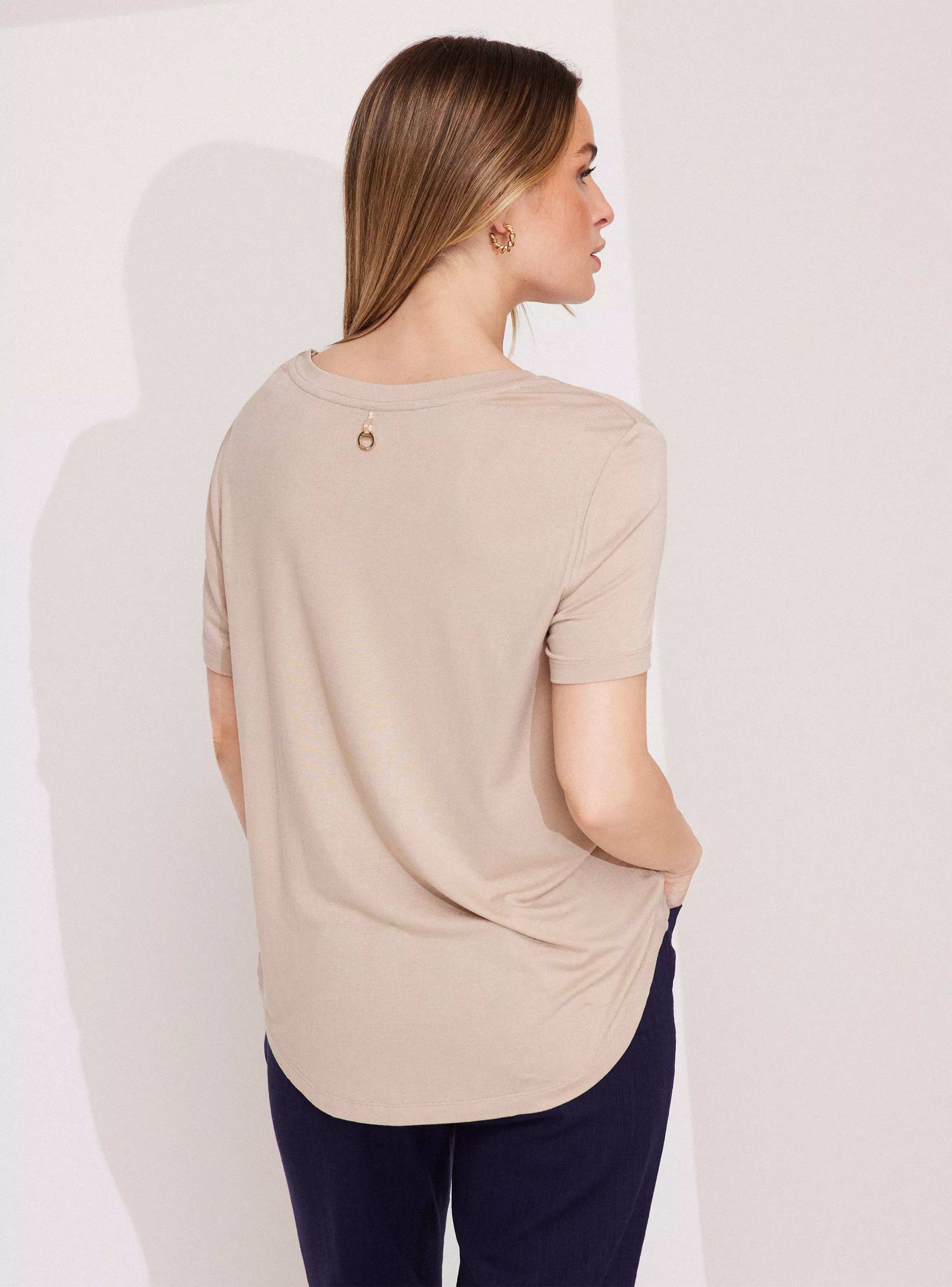 Polera Básica con Bordado Central-1