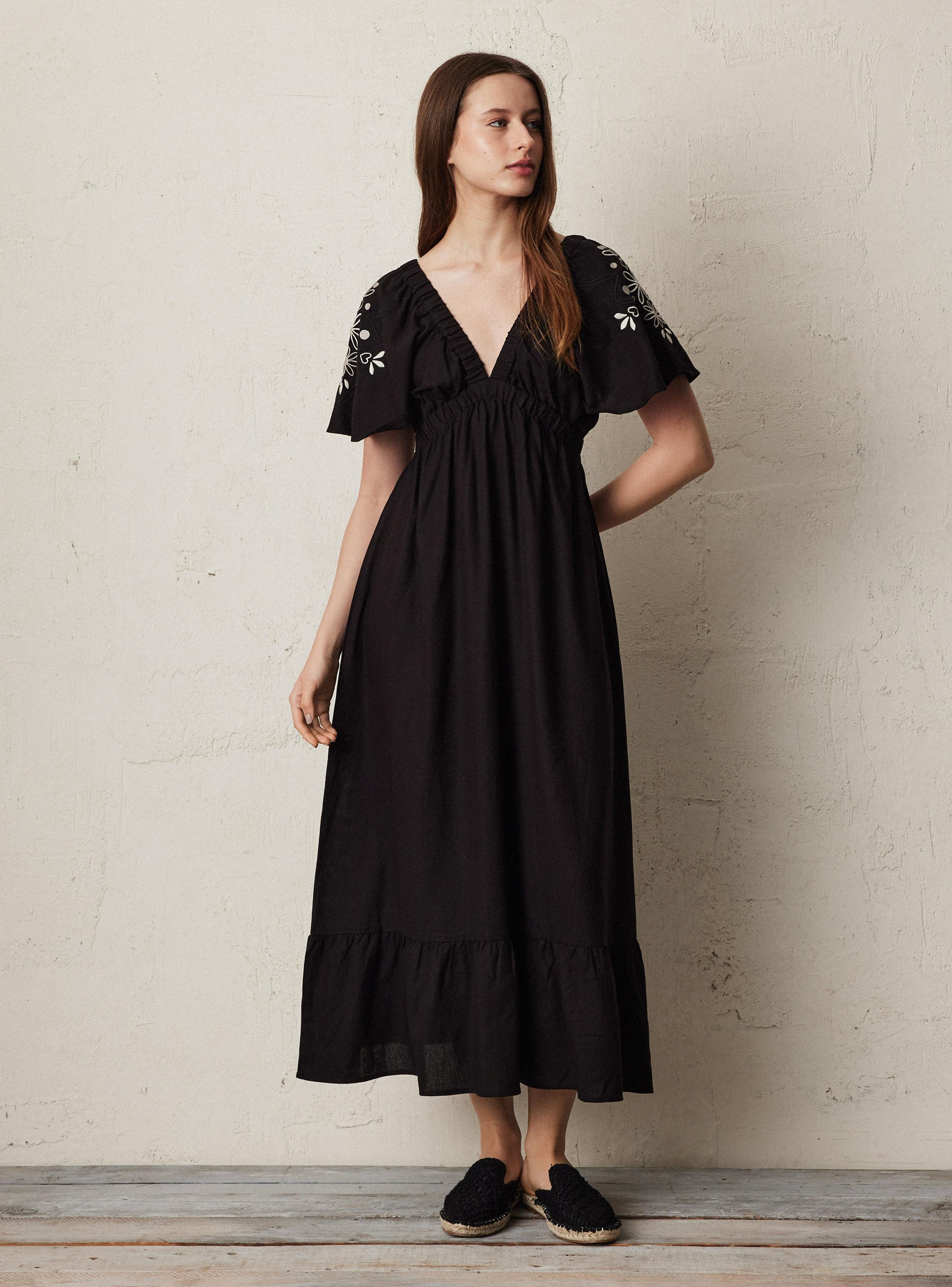 Vestido con Capas Bordado en Mangas-4